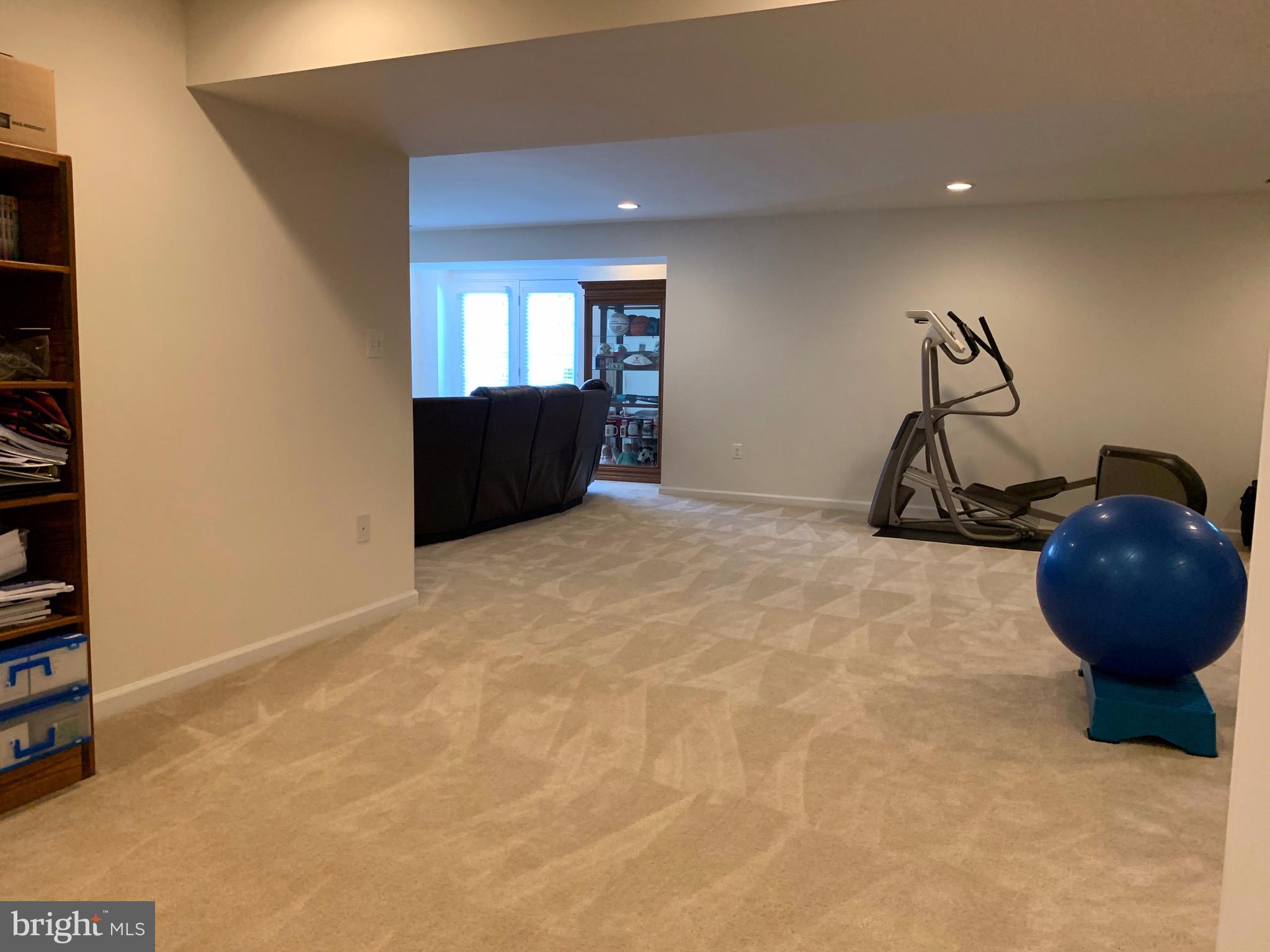 SEVEN HILLS - Residential Lease