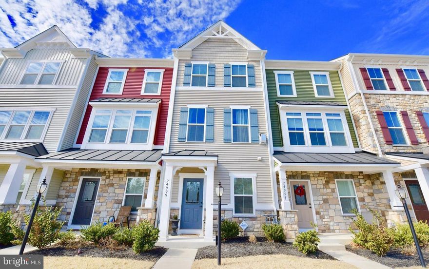 Price improvement! New carpet with rubber padding installed 10/25.

Beautiful/Modern Touches townhome condo in the heart of Aldie's Westridge community. All the builder upgrades were included when originally purchased. This unit is the largest of the townhomes with a 4th floor. Faux Brick Wall, only unit with a Gas Fireplace & Gleaming Wood Floors completes the coziest Family room. Chef's Gourmet Kitchen with SS Appliances, Granite Tops. Large Garage, Beautiful Exterior Finishes