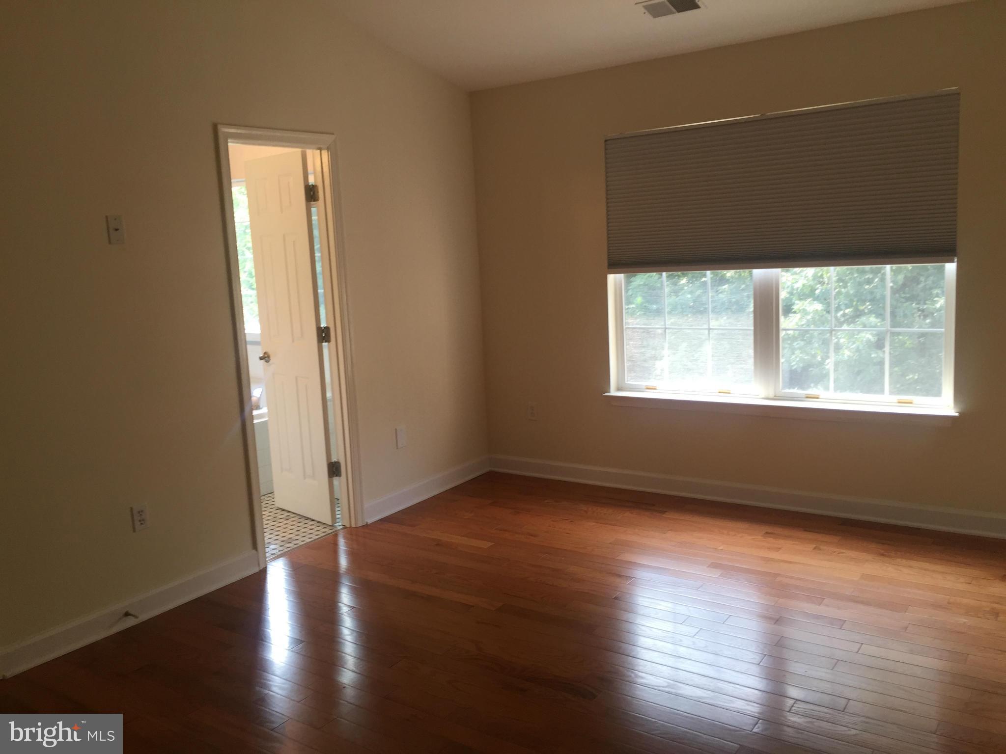 ASHBURN FARM - Residential