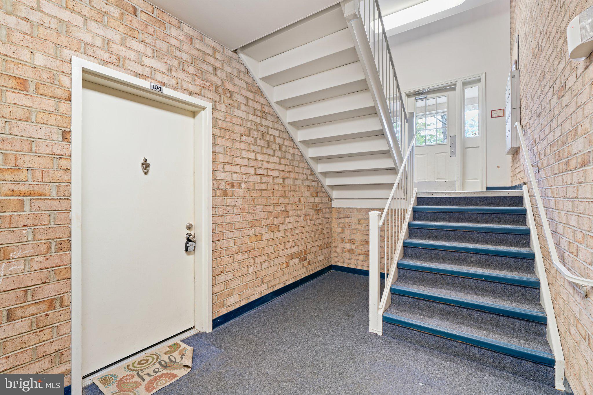 FLOWER HILL - Residential Lease