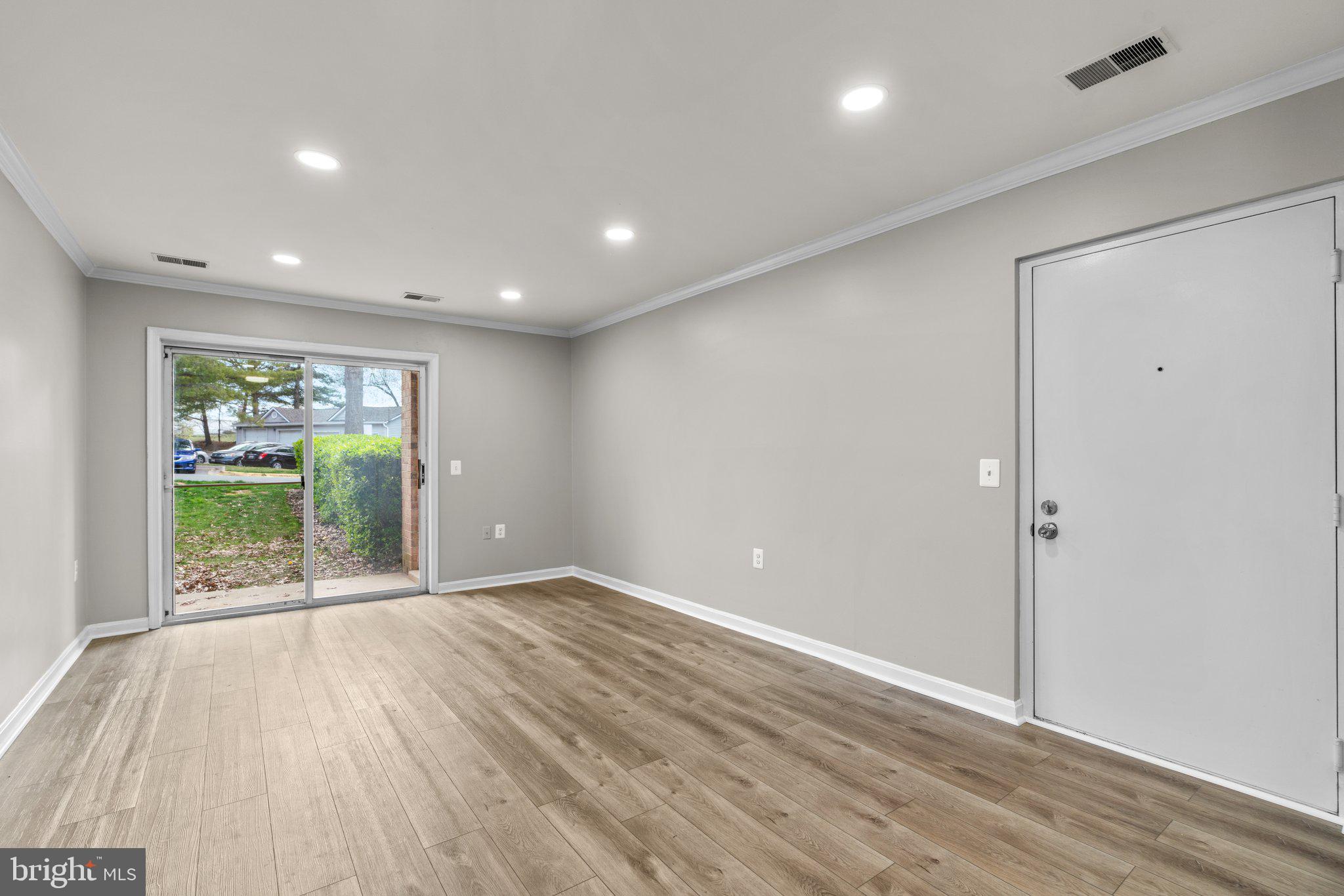 FLOWER HILL - Residential Lease