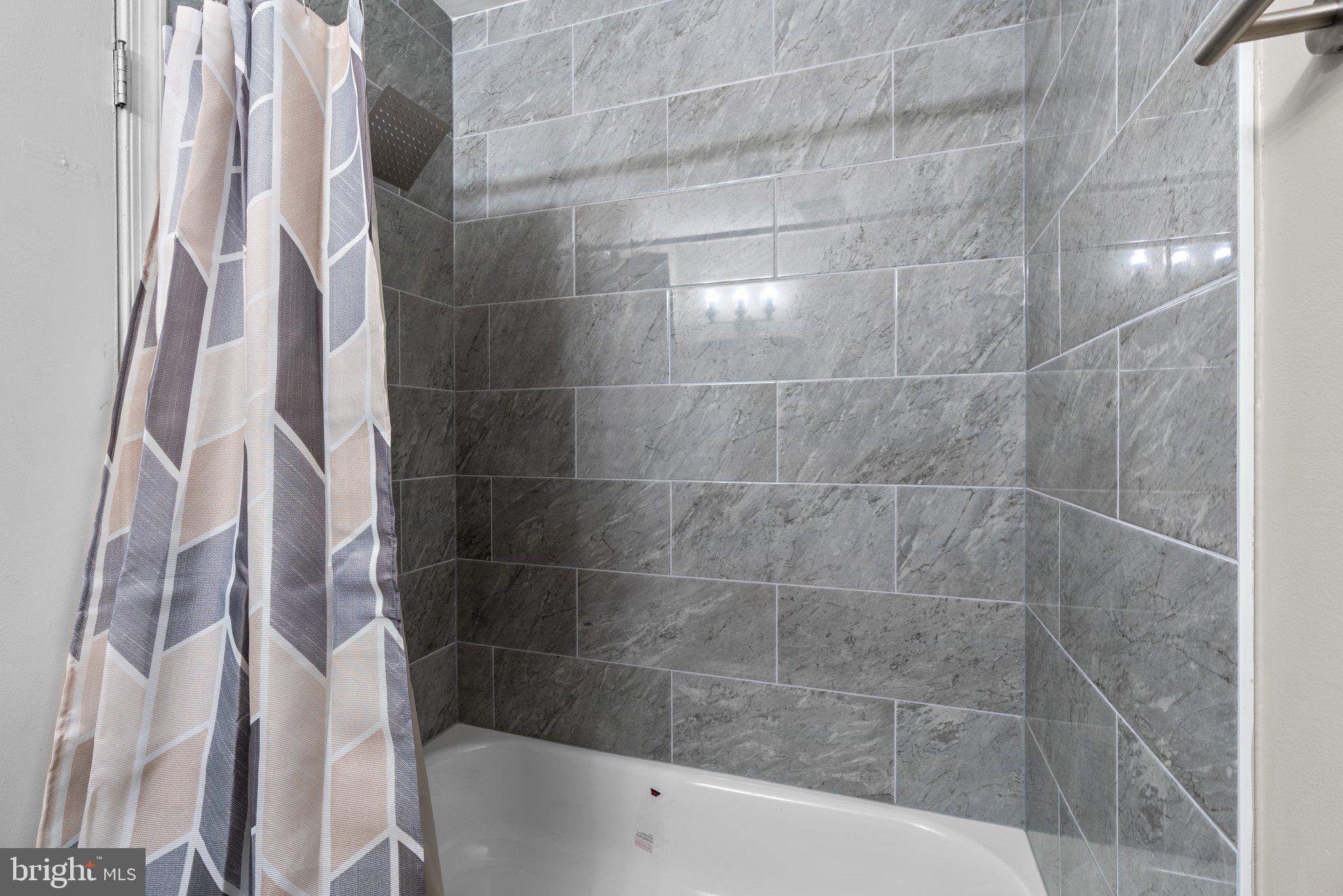 FLOWER HILL - Residential Lease