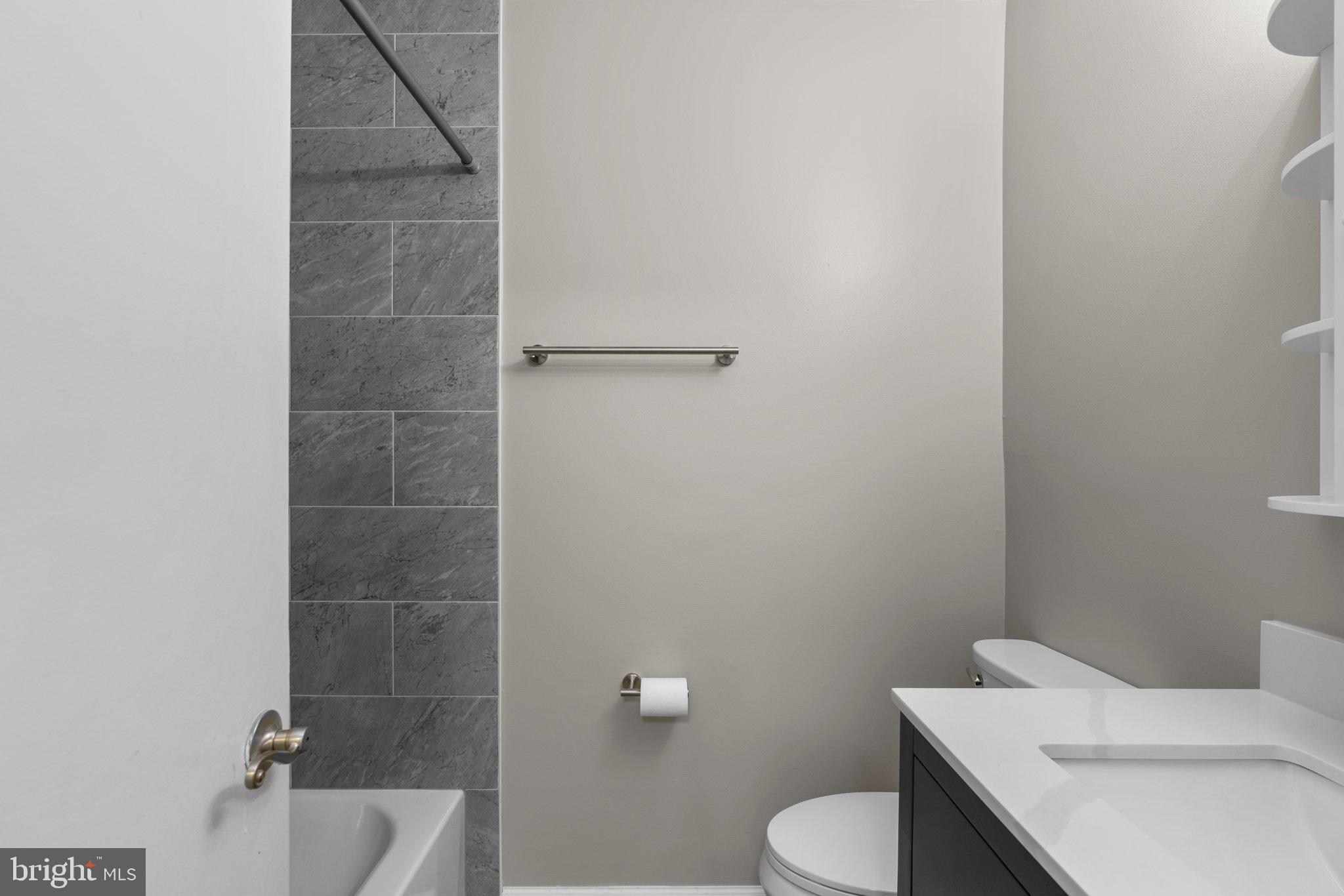 FLOWER HILL - Residential Lease