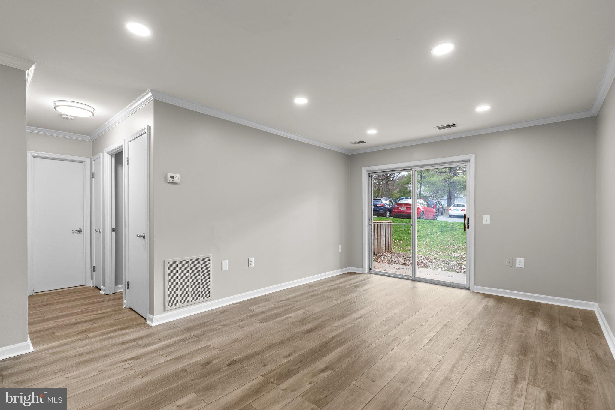 FLOWER HILL - Residential Lease