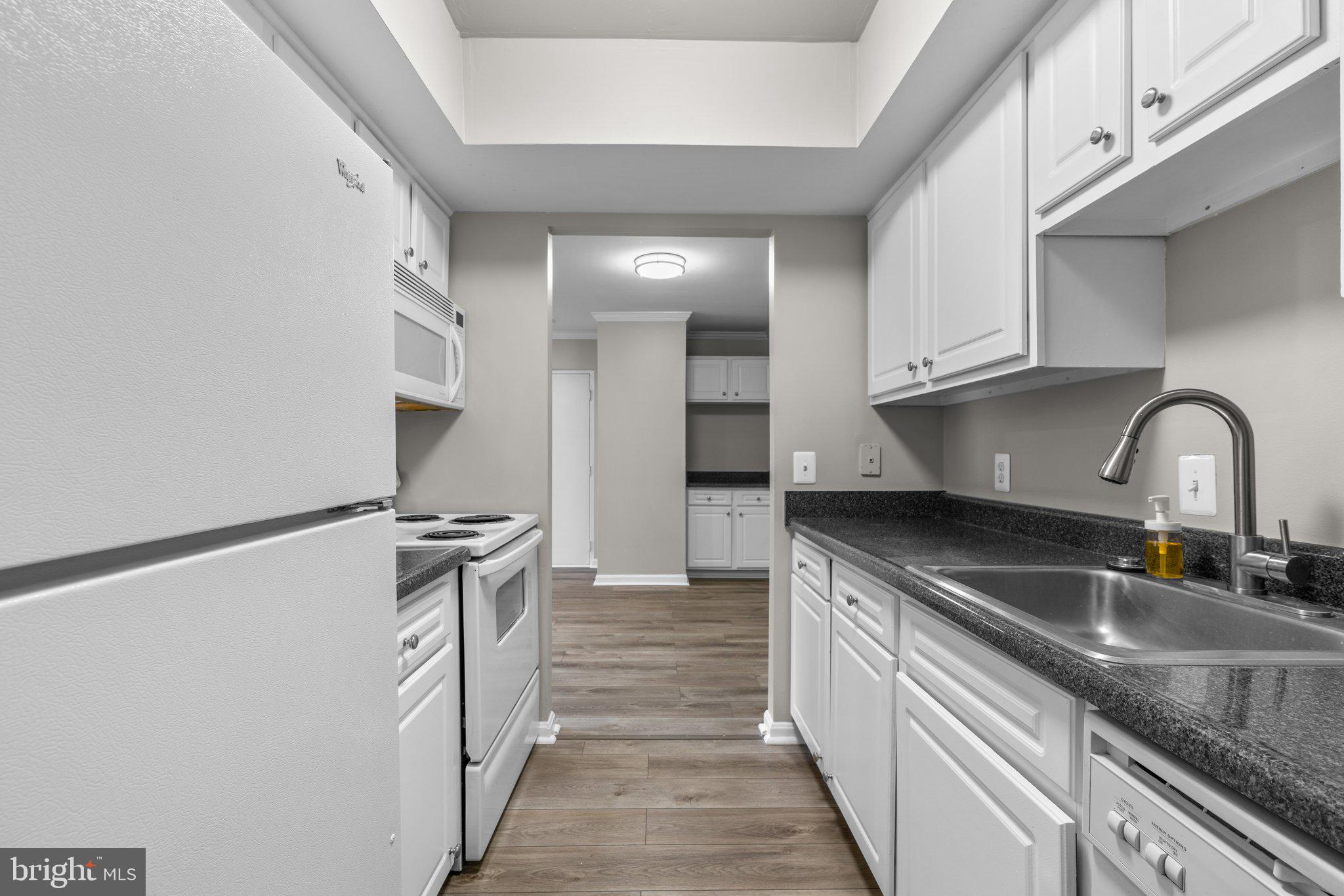 FLOWER HILL - Residential Lease