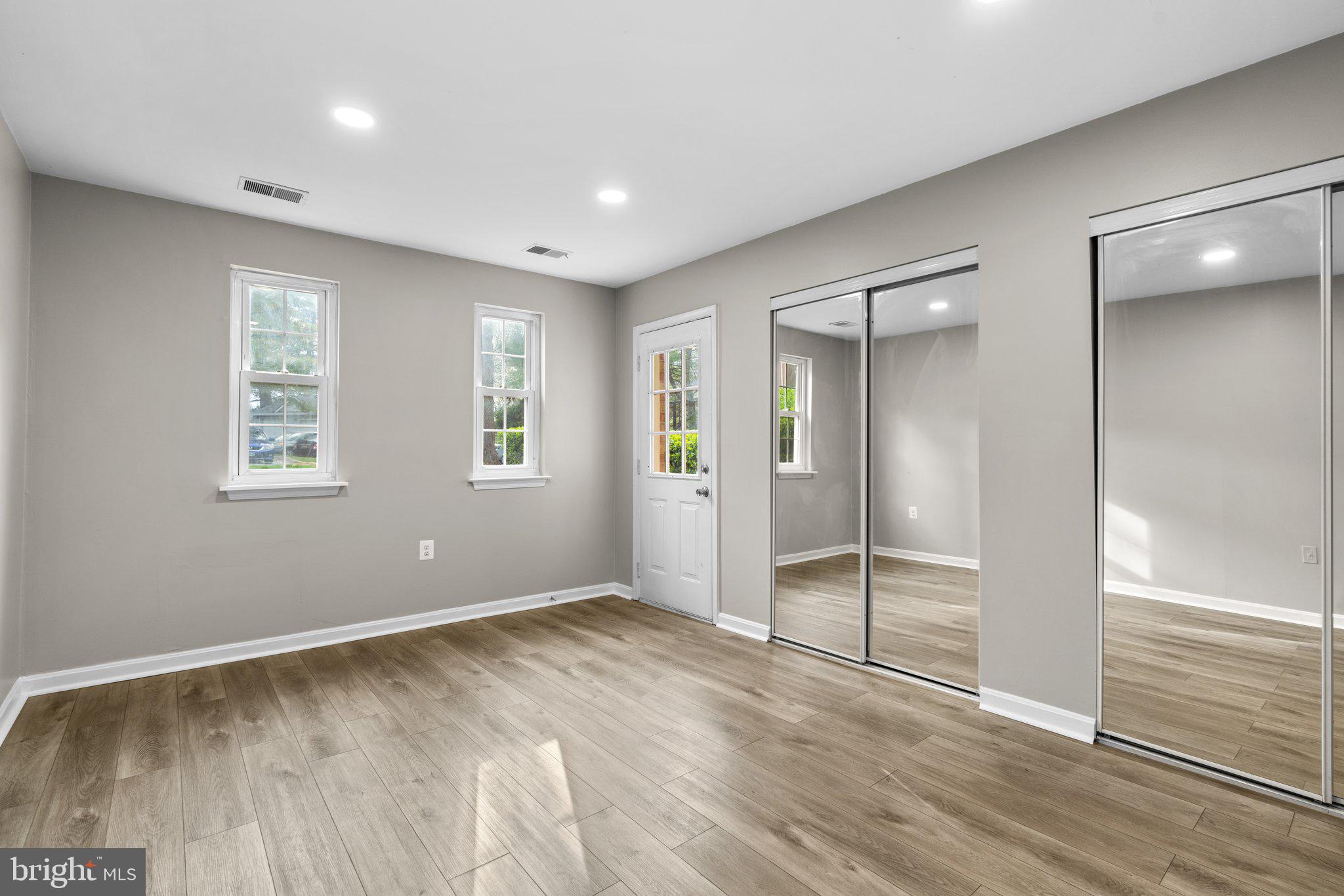 FLOWER HILL - Residential Lease