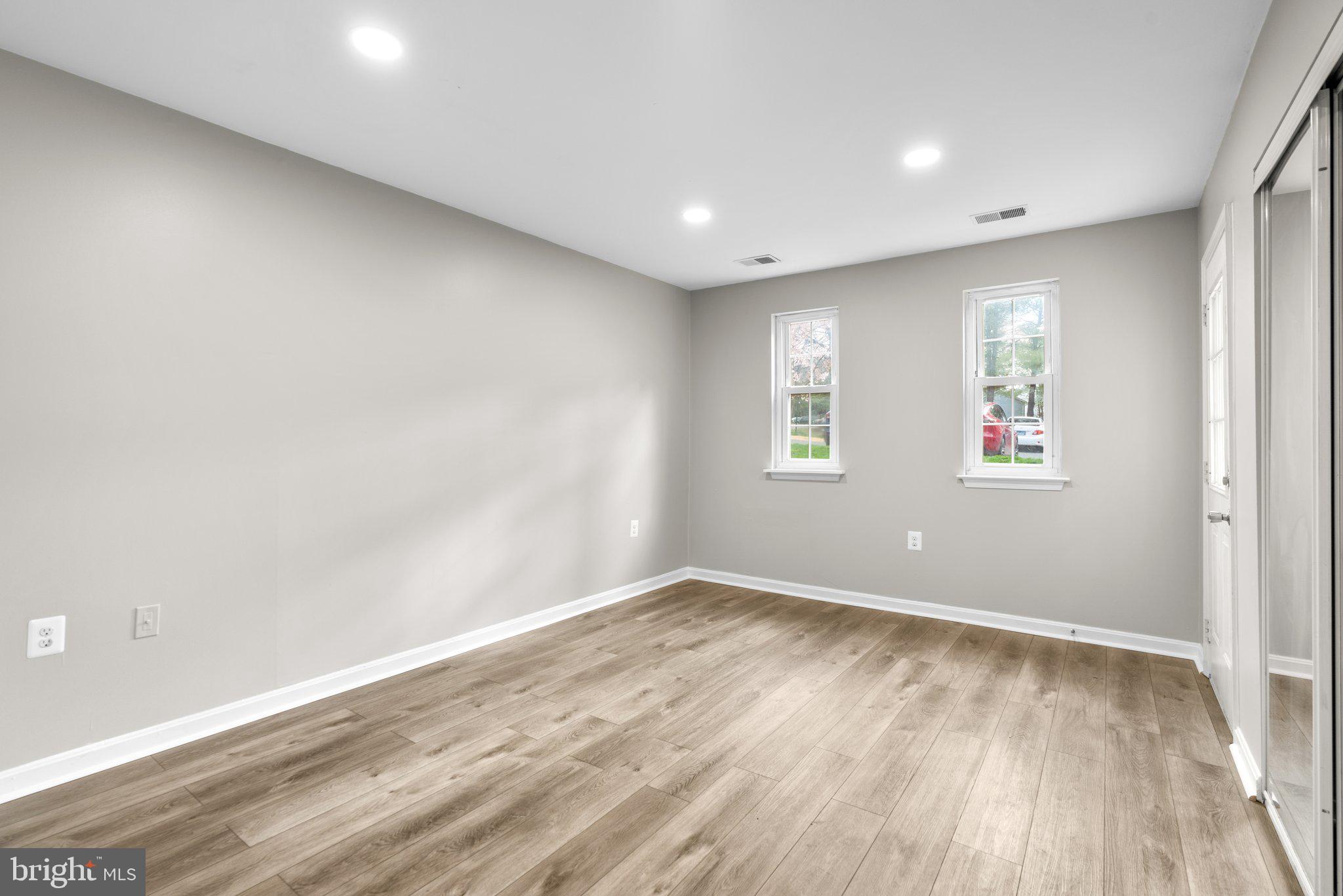 FLOWER HILL - Residential Lease