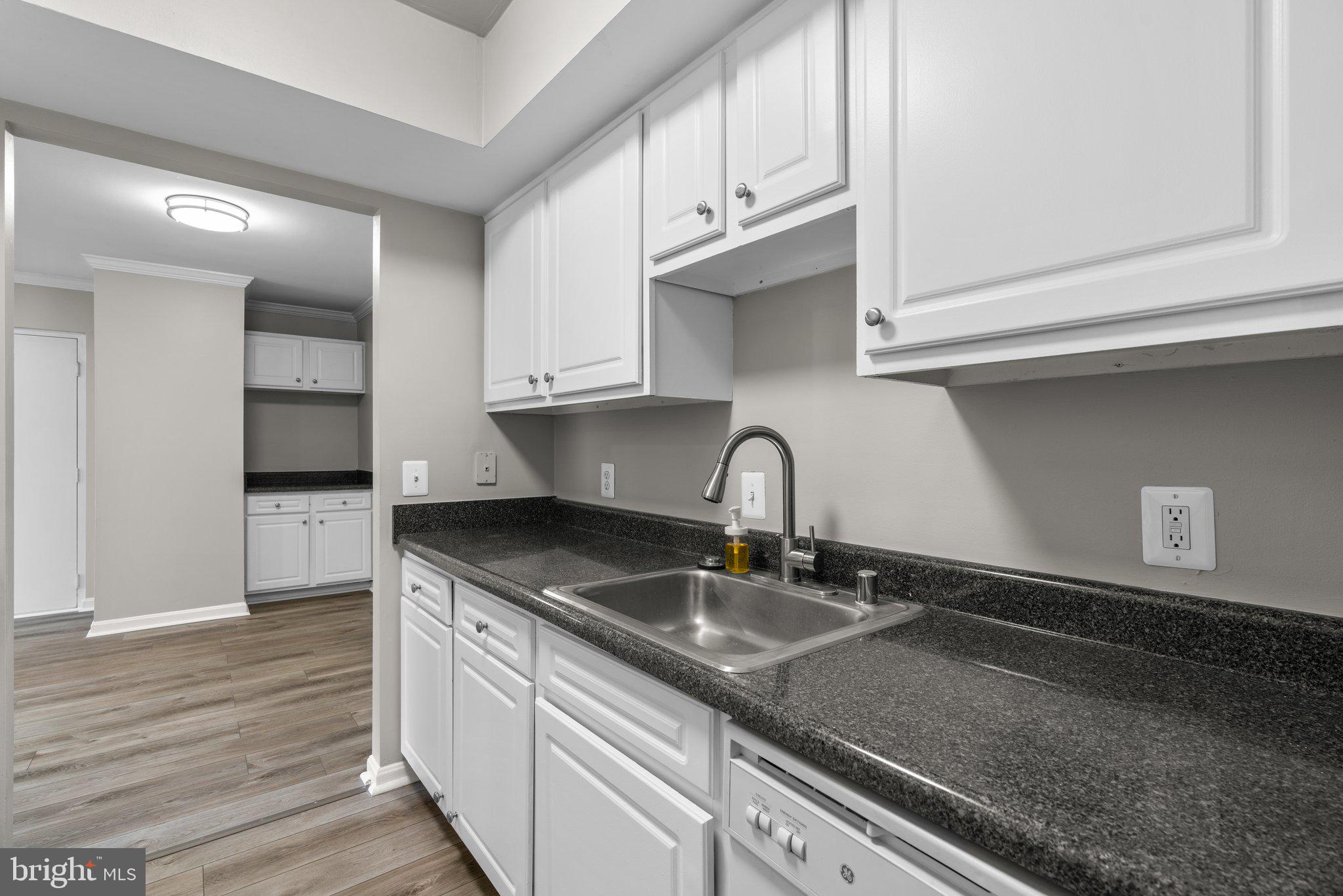 FLOWER HILL - Residential Lease