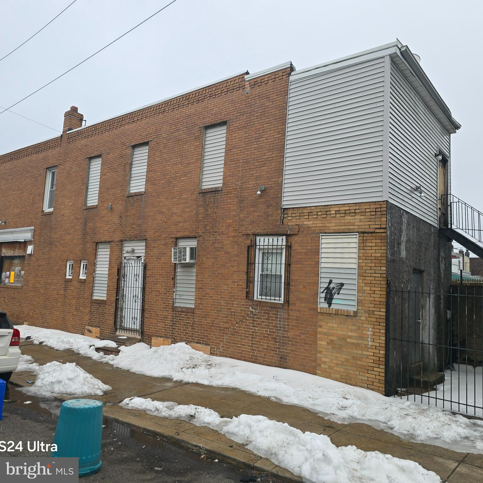 3258 ARAMINGO AVENUE