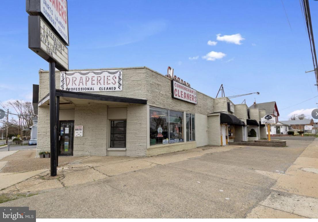 1 N WHITE HORSE PIKE