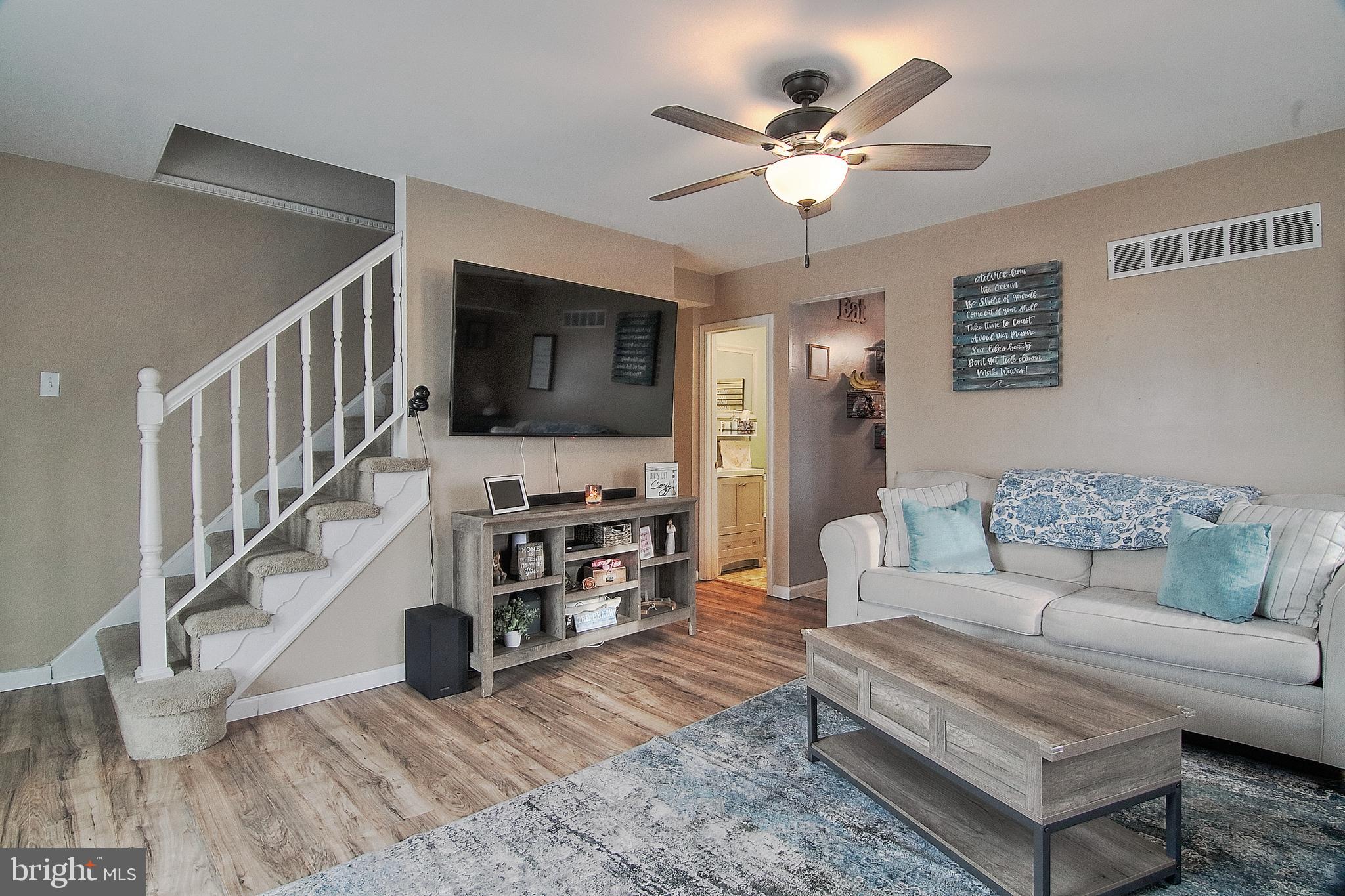 SANATOGA VIL - Residential