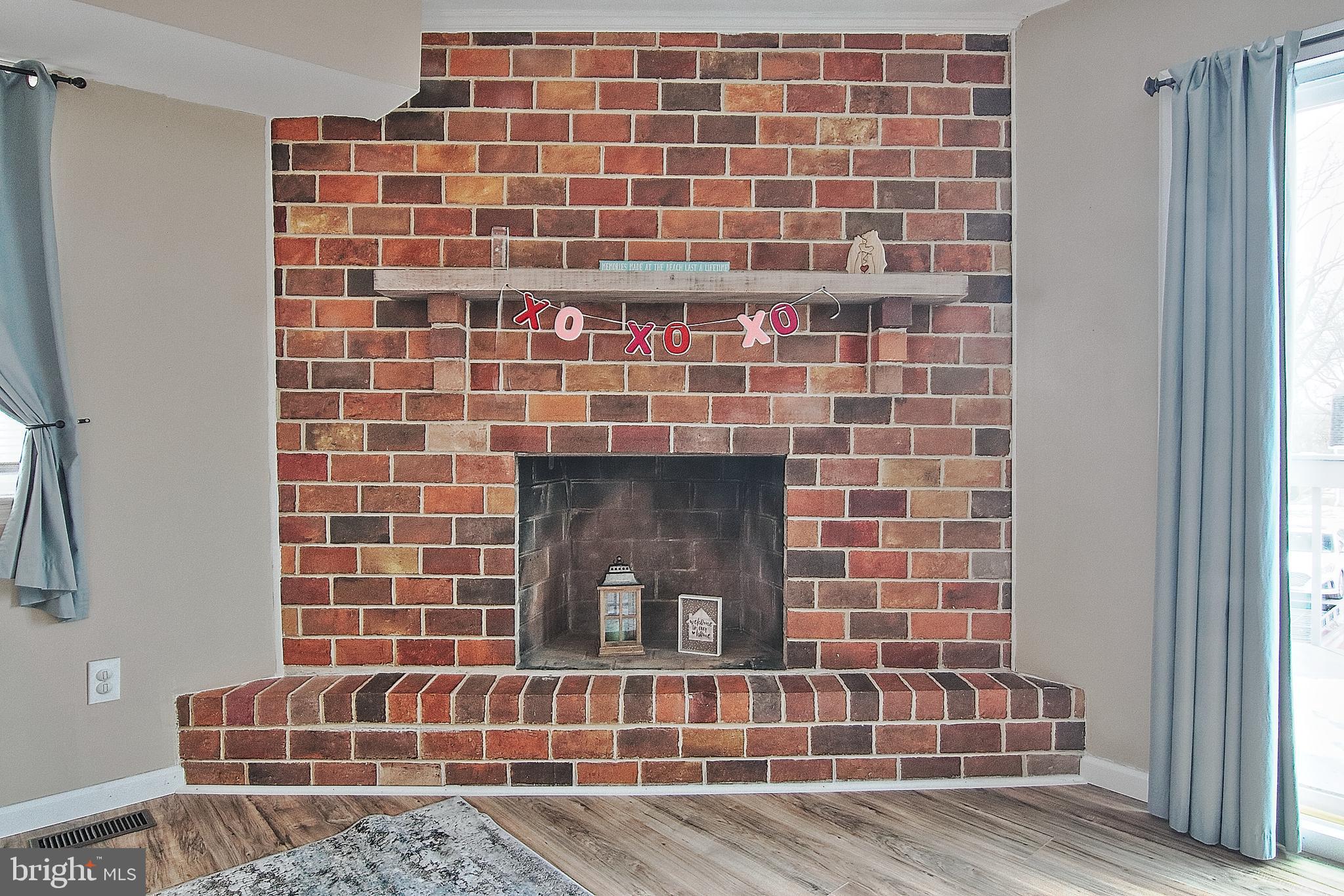 SANATOGA VIL - Residential