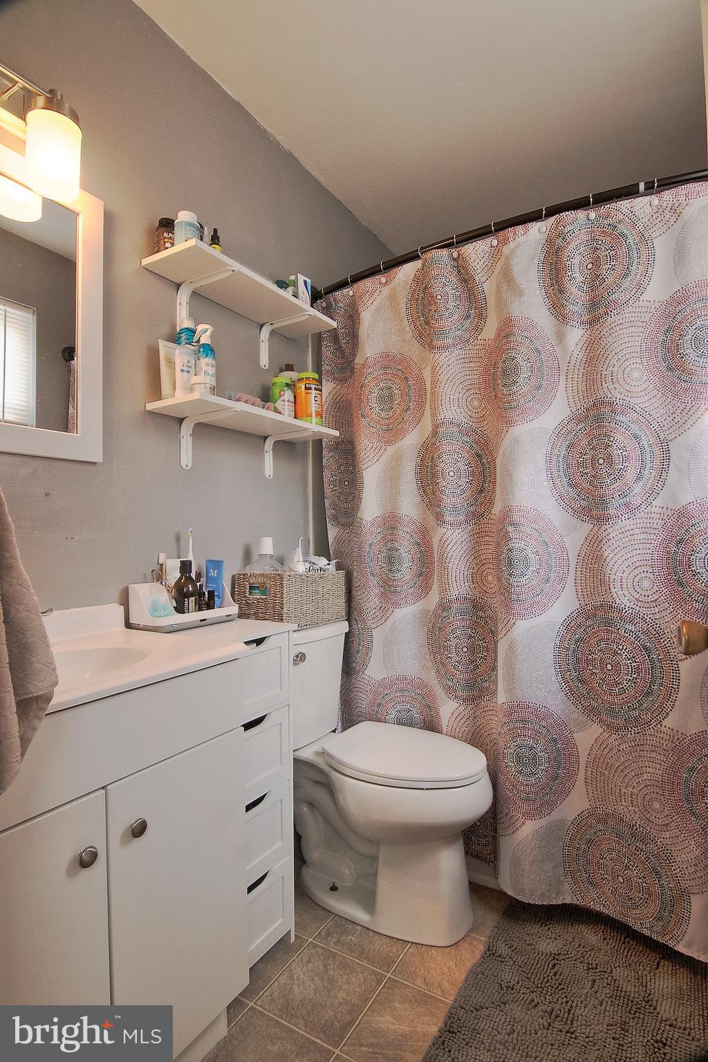 SANATOGA VIL - Residential