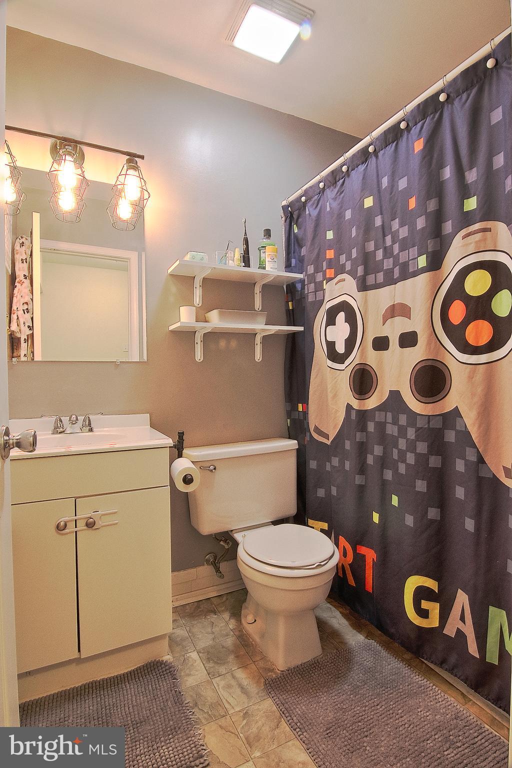 SANATOGA VIL - Residential