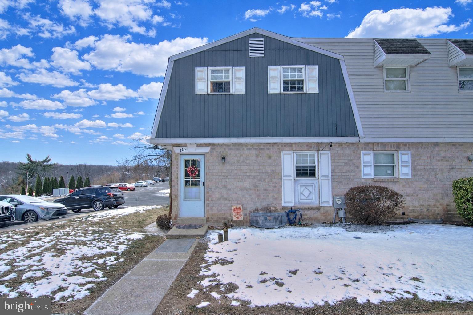 SANATOGA VIL - Residential