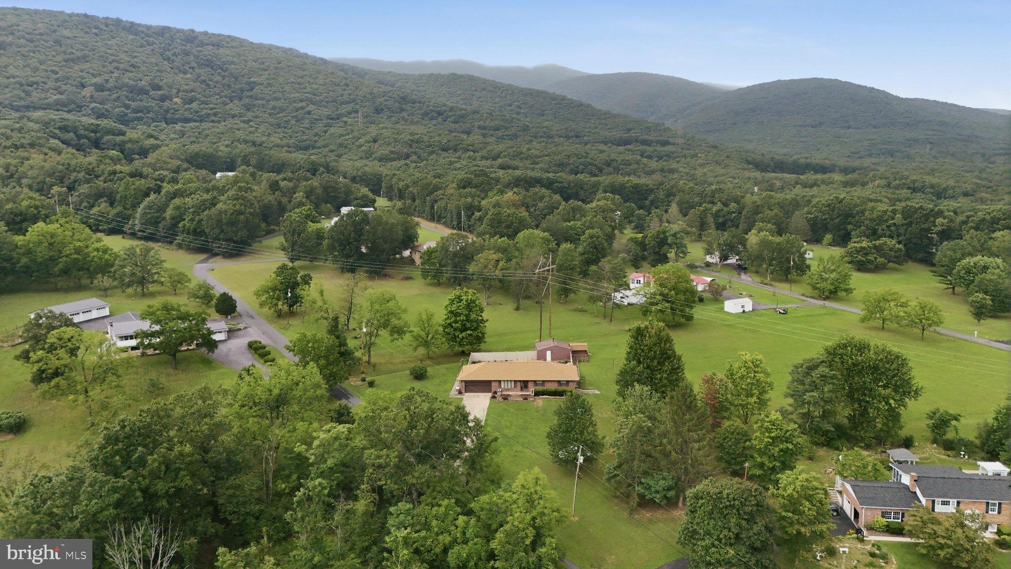 462 TANGLEWOOD LOOP