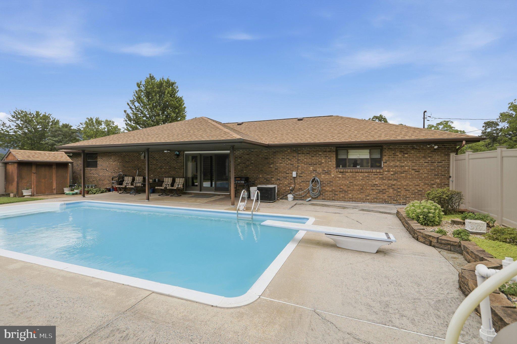 462 TANGLEWOOD LOOP