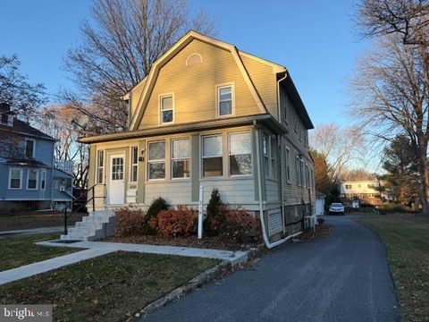 216-218 PRESIDENT AVE RUTLEDGE PA 19070