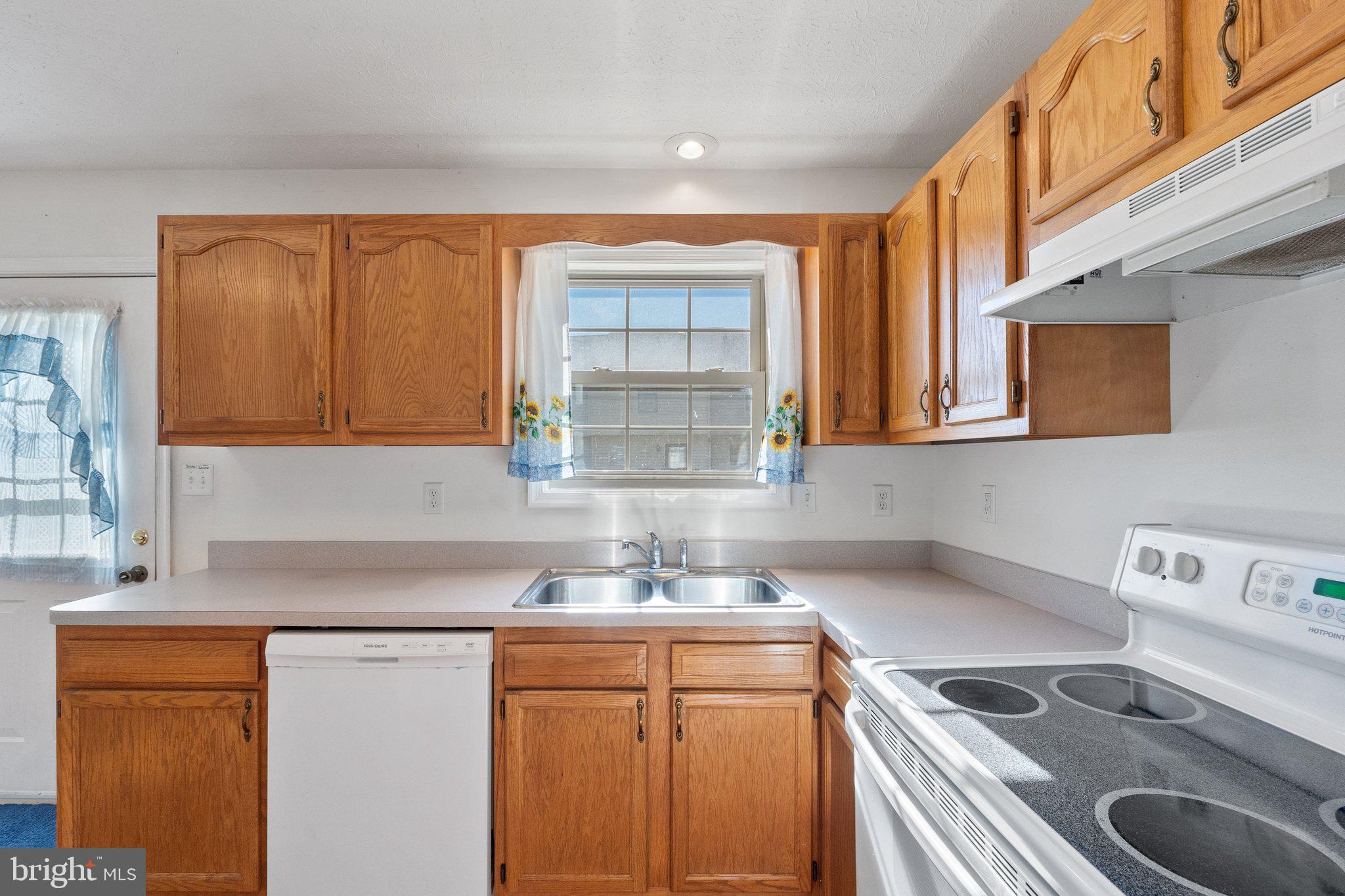 TABLER STATION MANOR - Residential