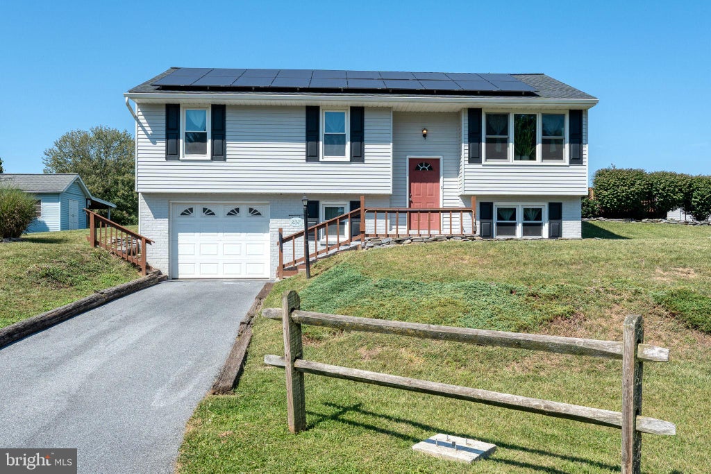 Photo of 237 Buttonwood Drive, ELIZABETHTOWN, PA 17022 (MLS # PALA2095590)