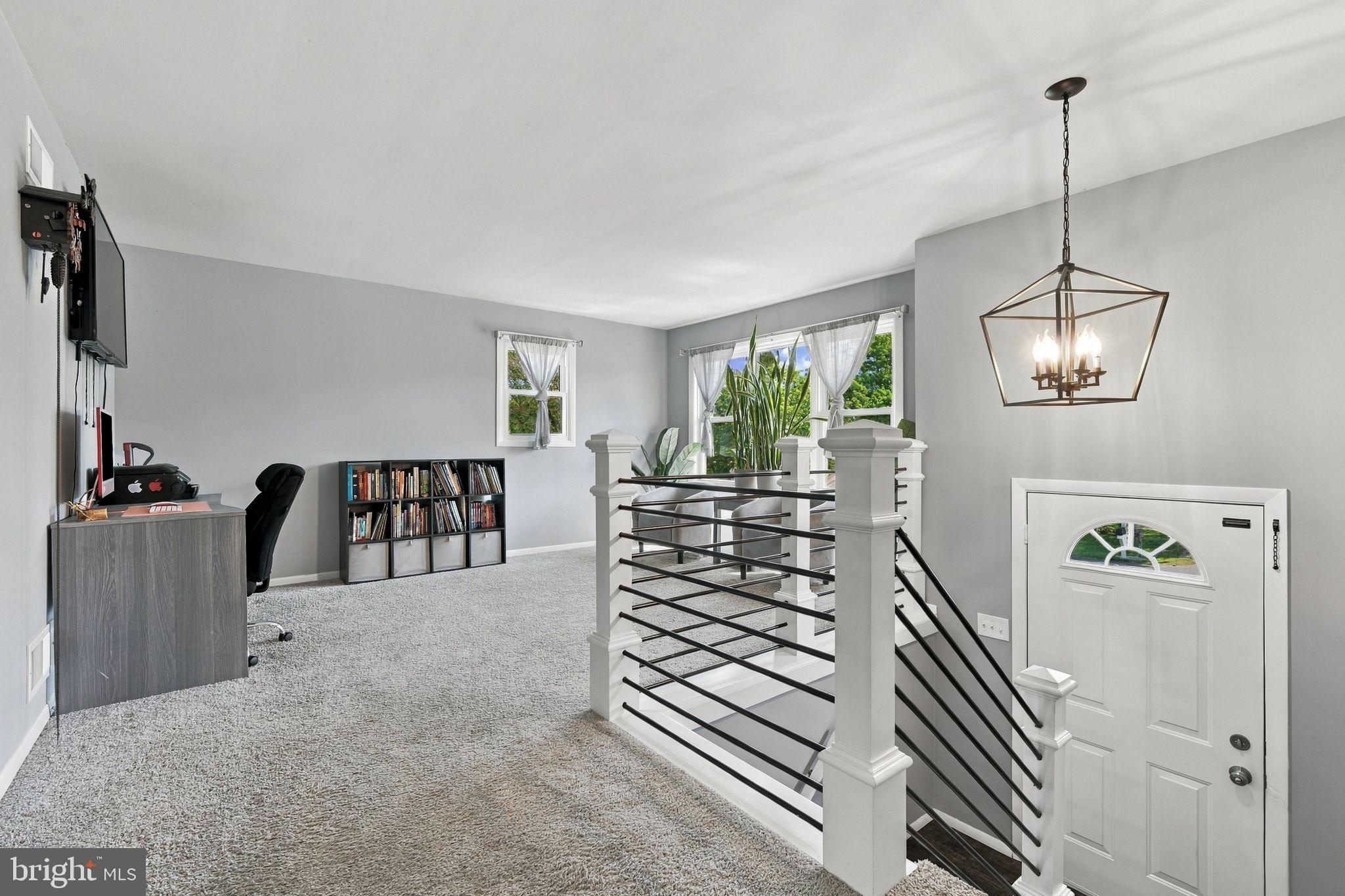 237 BUTTONWOOD DRIVE