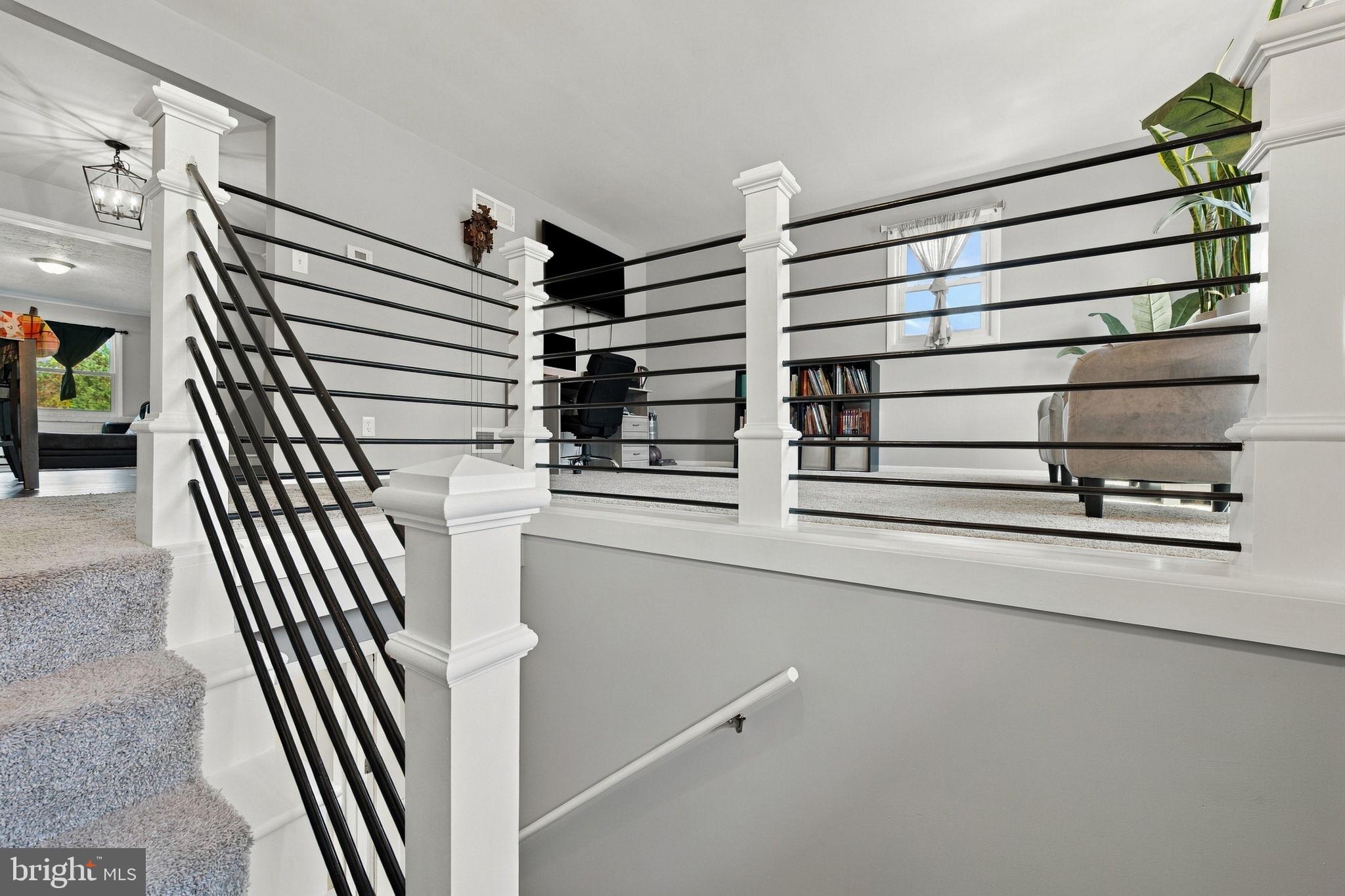 237 BUTTONWOOD DRIVE