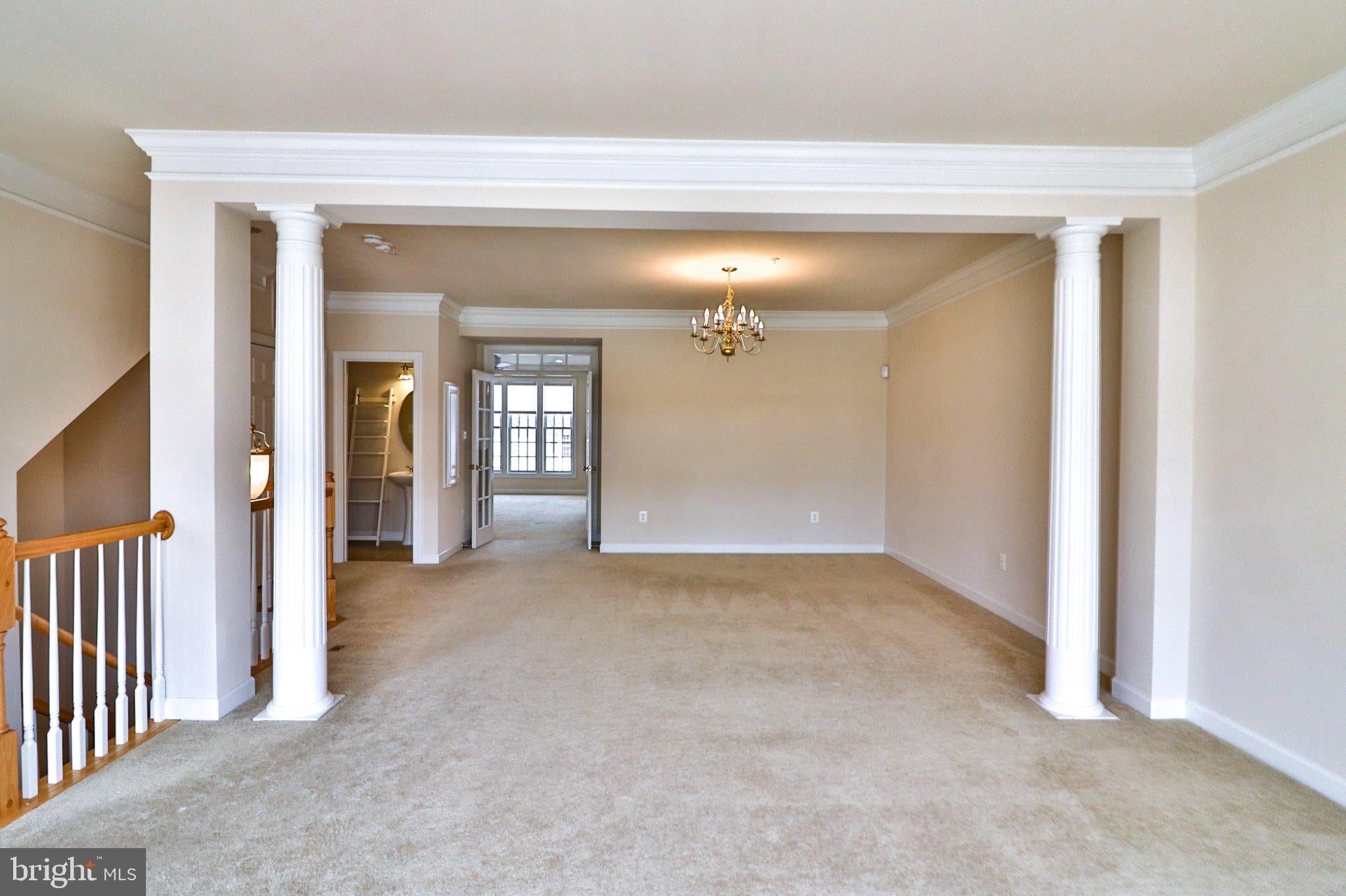 631 KINGFISHER AVENUE 631