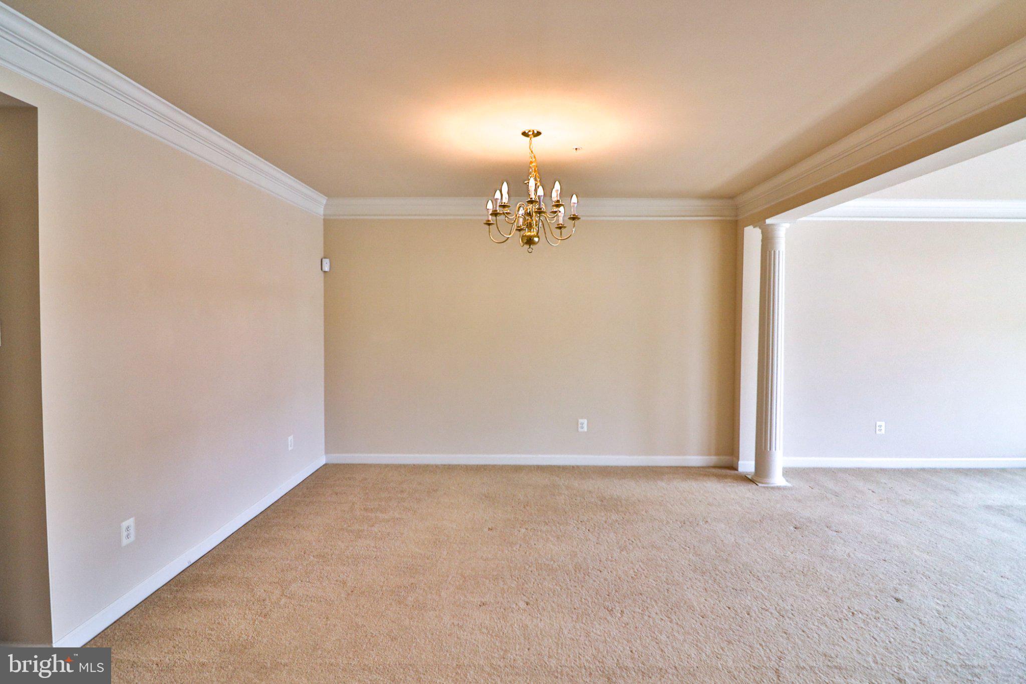 631 KINGFISHER AVENUE 631