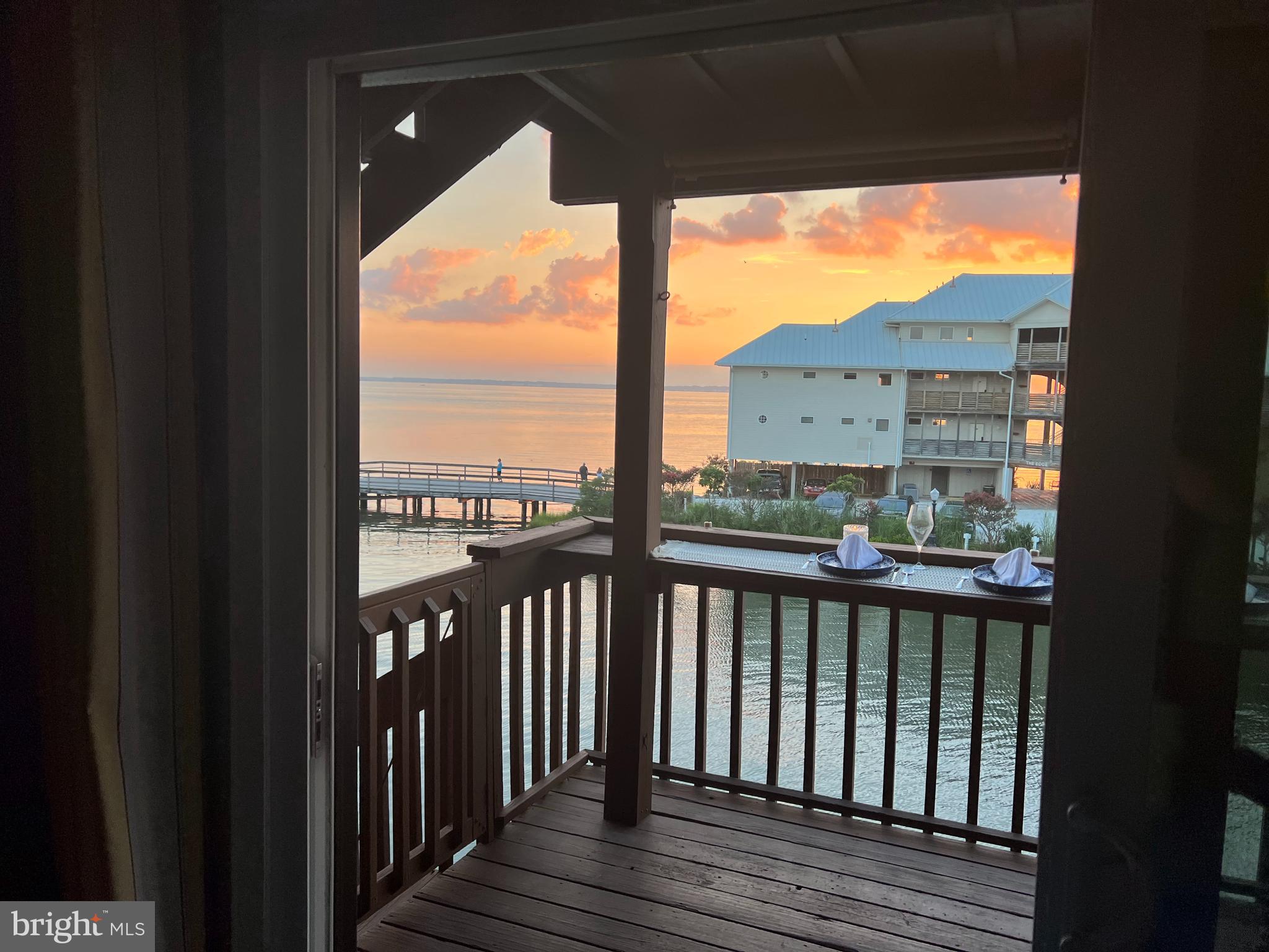 SUNSET LANDING - Residential