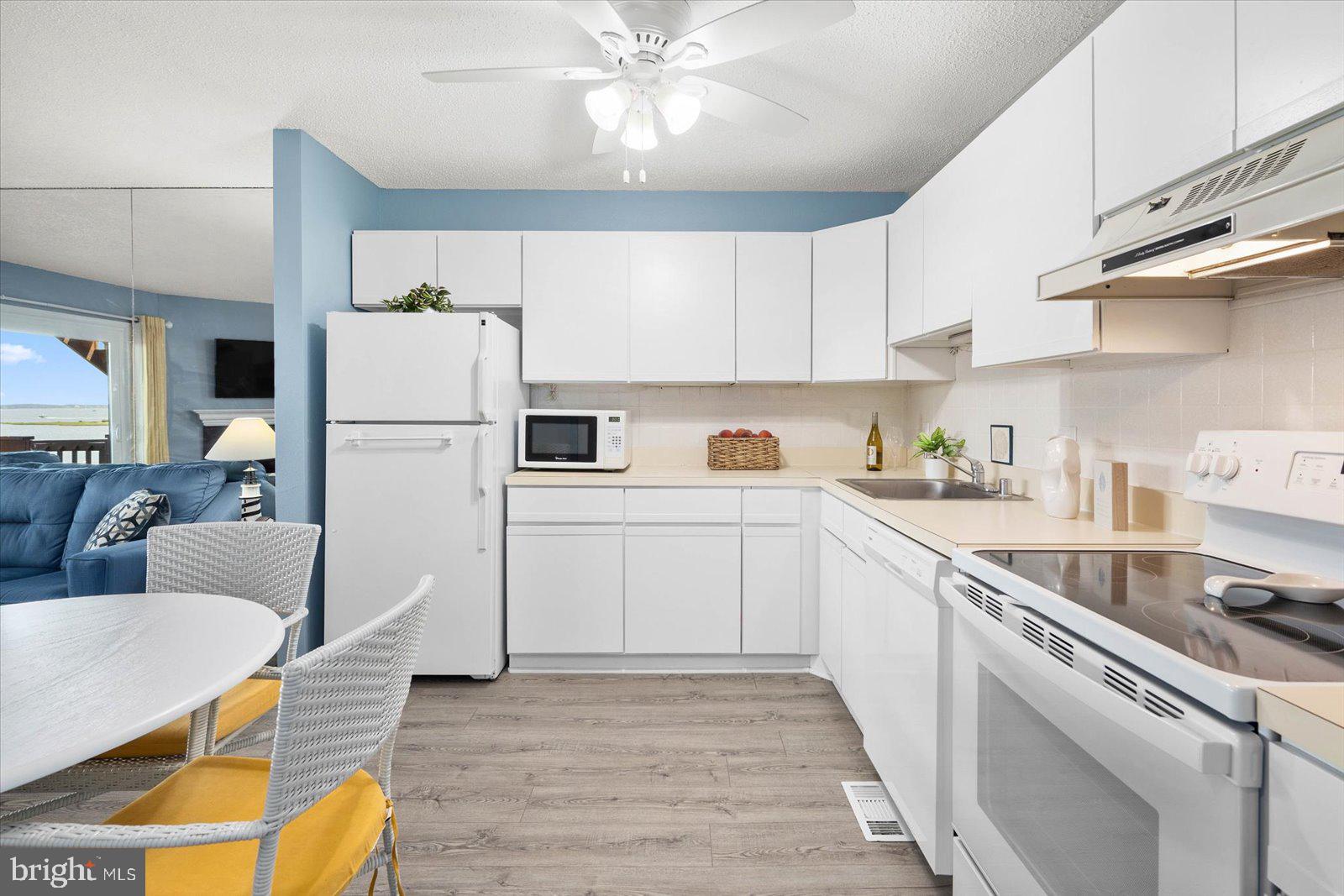 SUNSET LANDING - Residential