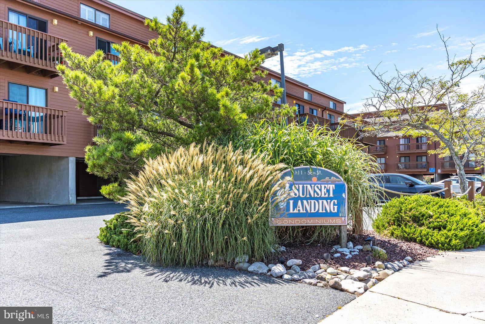 SUNSET LANDING - Residential