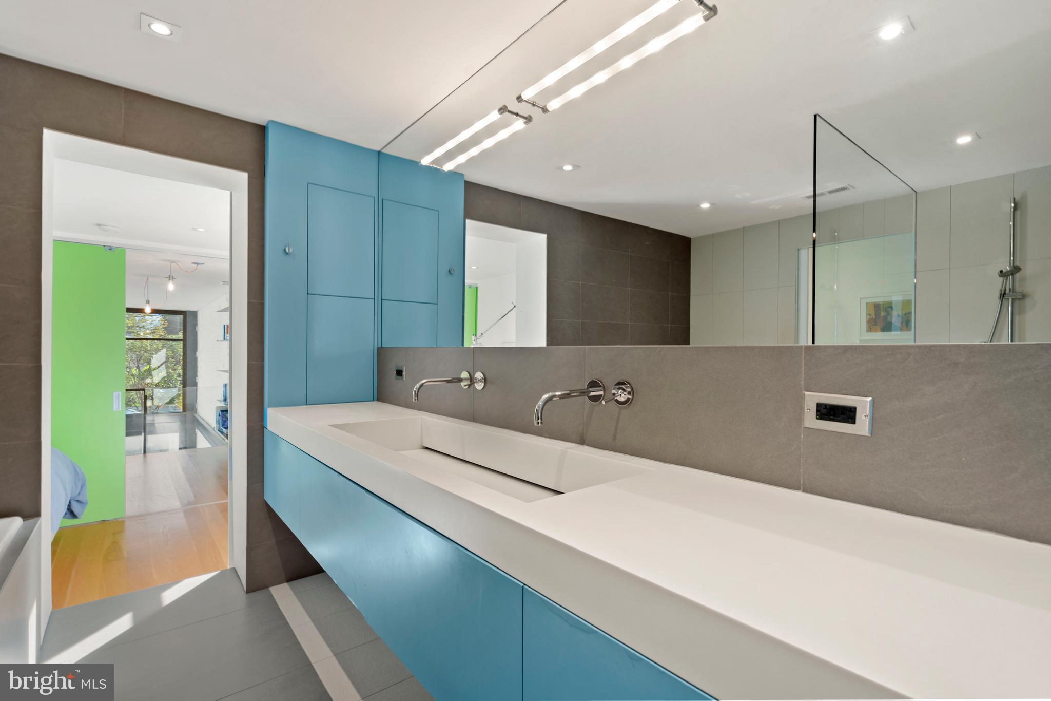 CAPITOL HILL - Residential