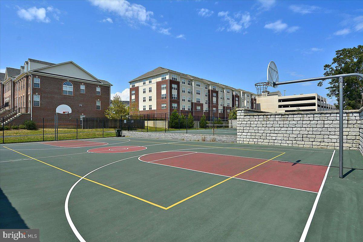 LAUREL RIDGE CROSSING - Residential