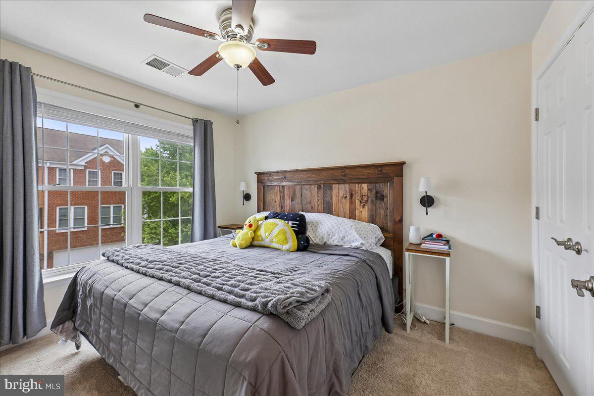 LAUREL RIDGE CROSSING - Residential