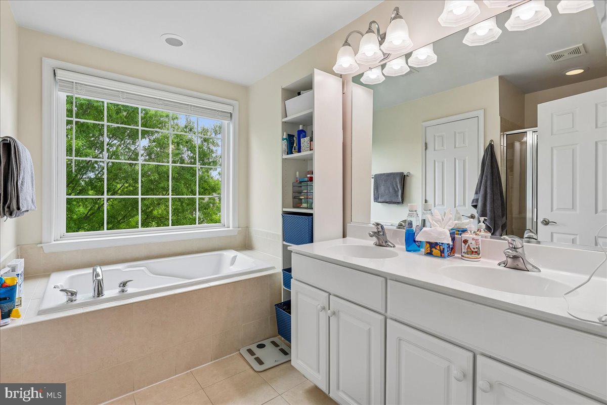 LAUREL RIDGE CROSSING - Residential