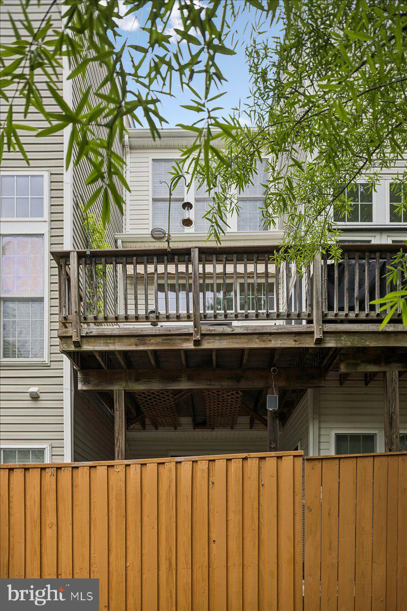 LAUREL RIDGE CROSSING - Residential