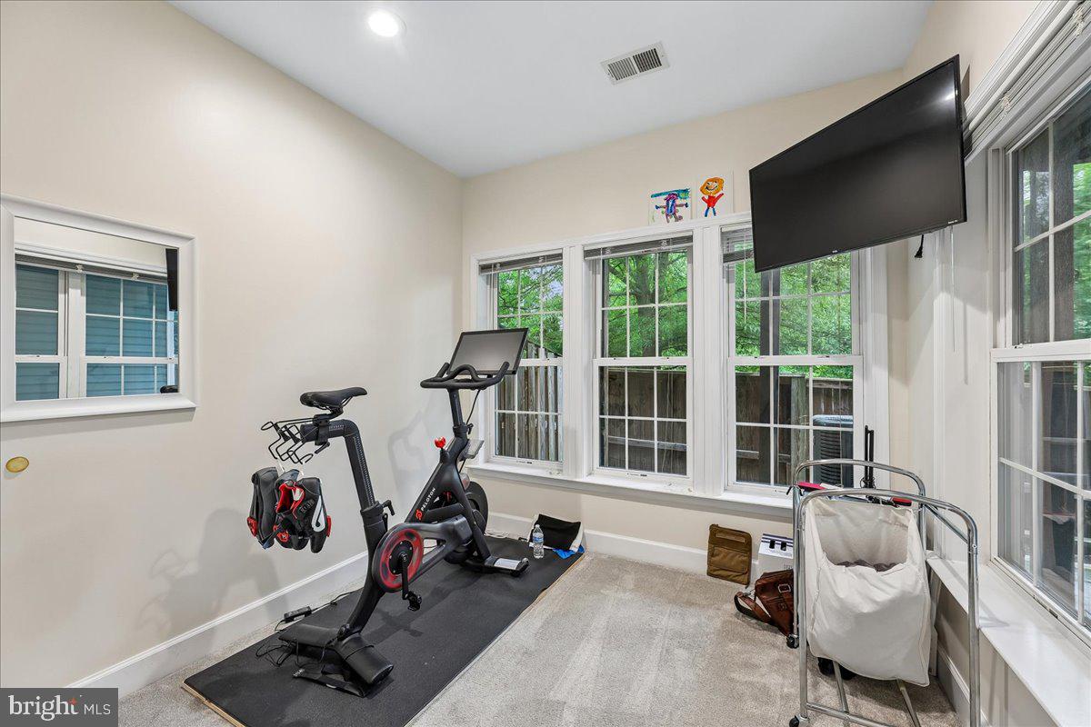 LAUREL RIDGE CROSSING - Residential