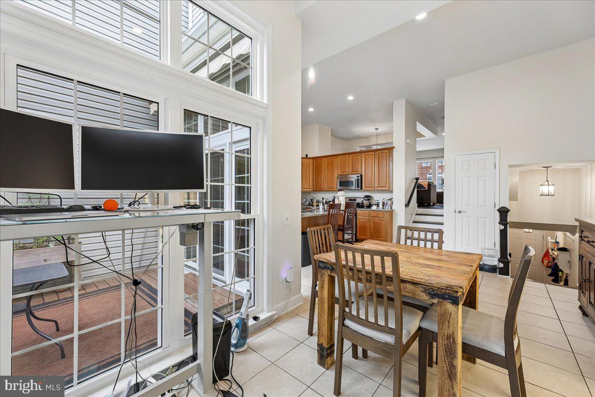 LAUREL RIDGE CROSSING - Residential