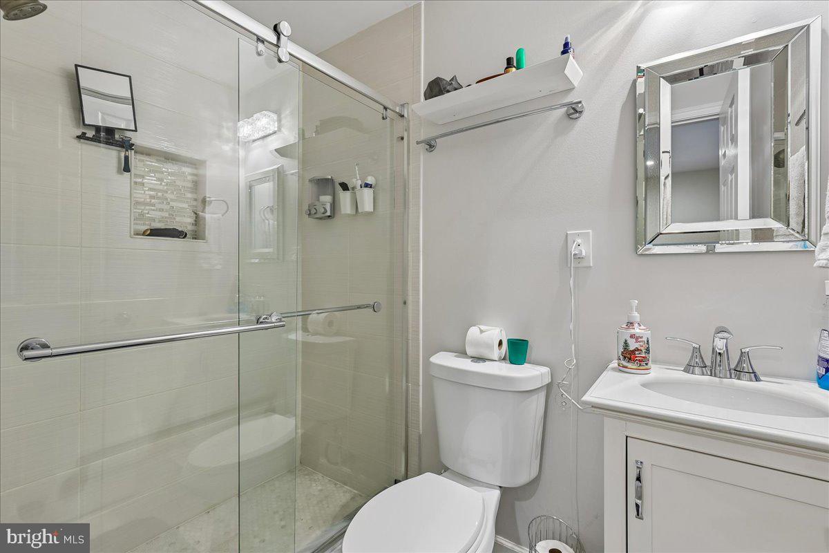 LAUREL RIDGE CROSSING - Residential