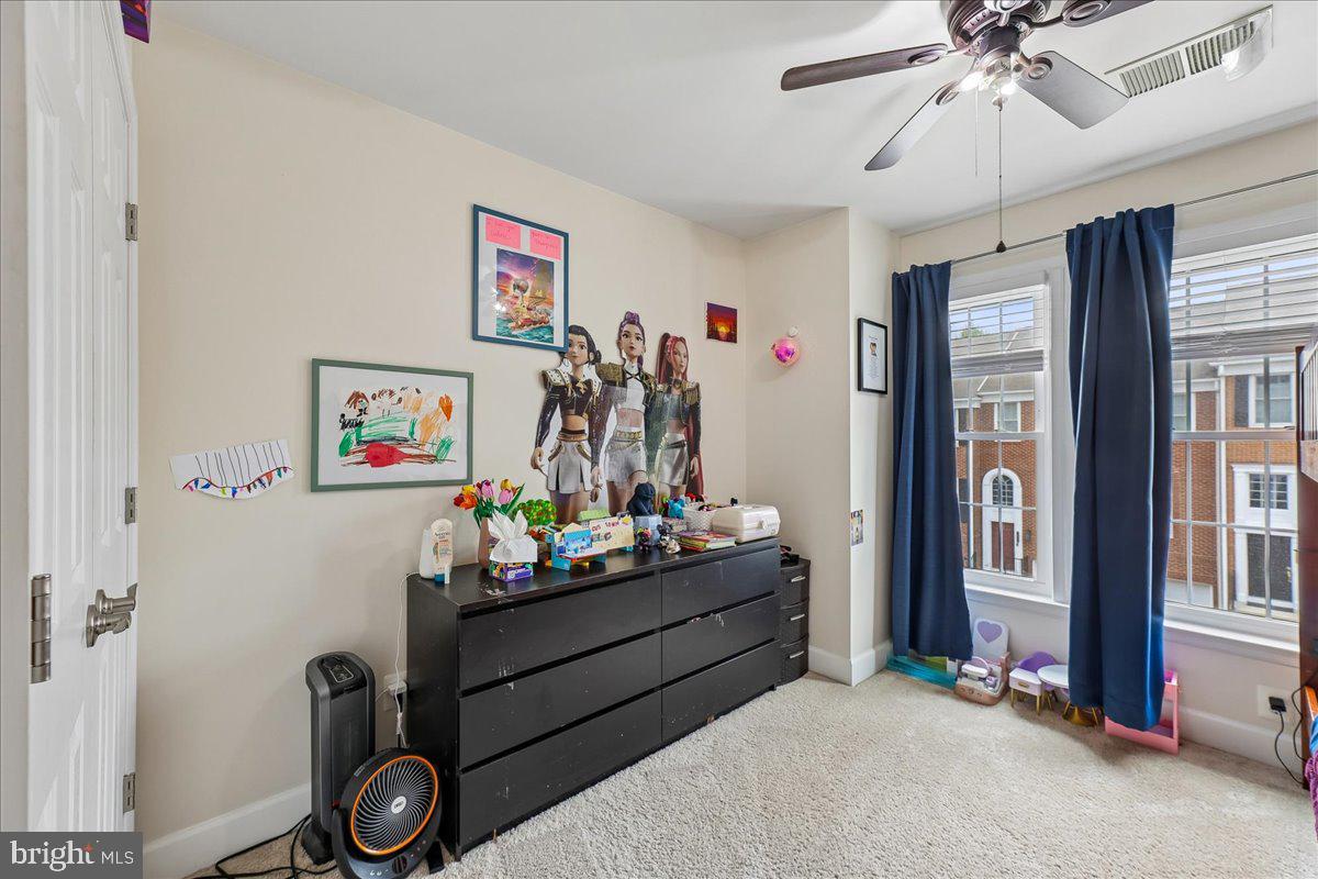 LAUREL RIDGE CROSSING - Residential
