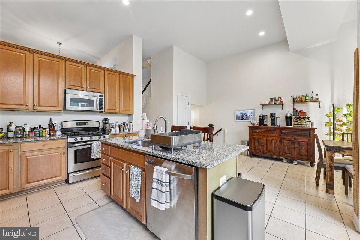 LAUREL RIDGE CROSSING - Residential