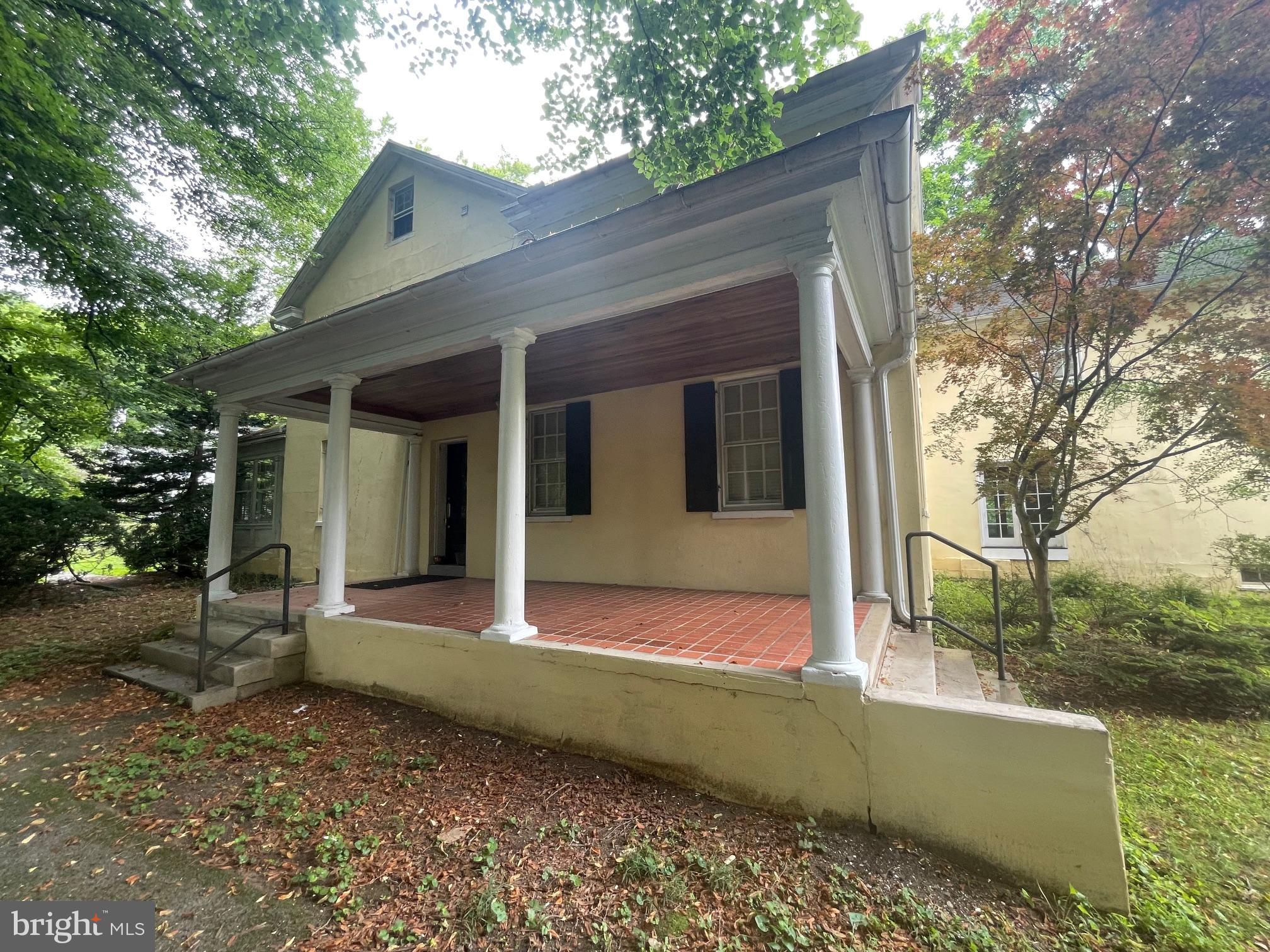 2419 LITITZ PIKE