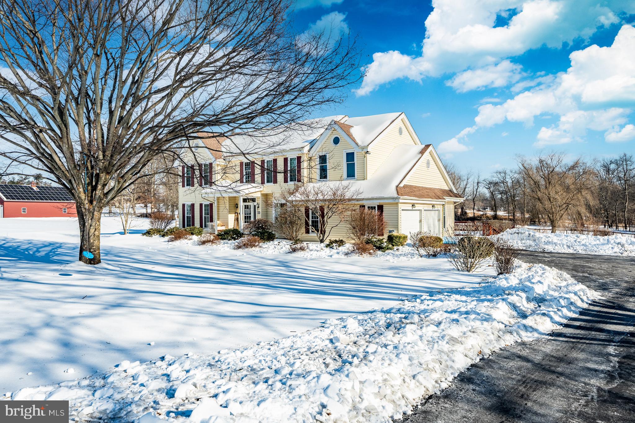 MEADOW WOODS - Residential