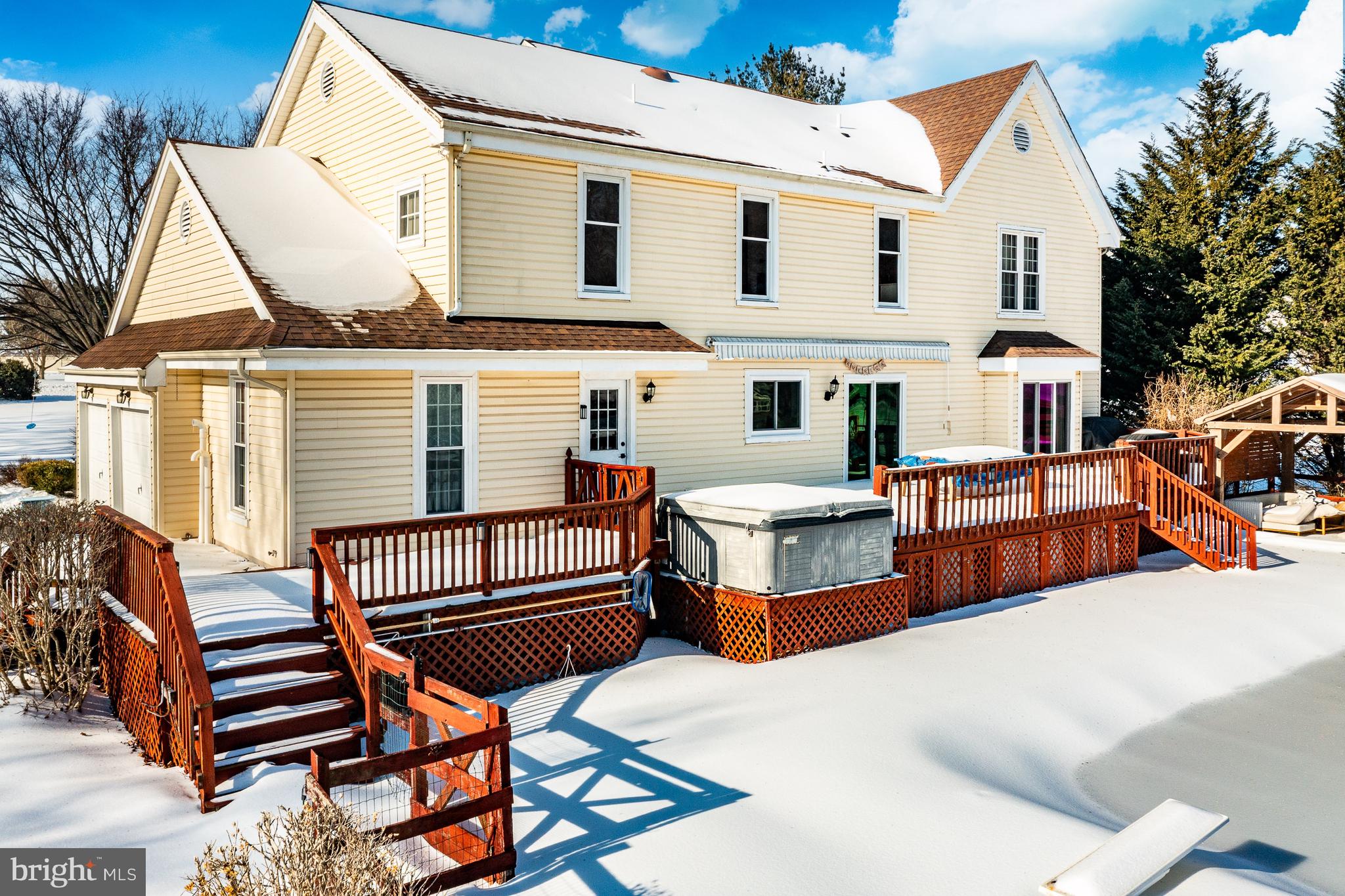 MEADOW WOODS - Residential