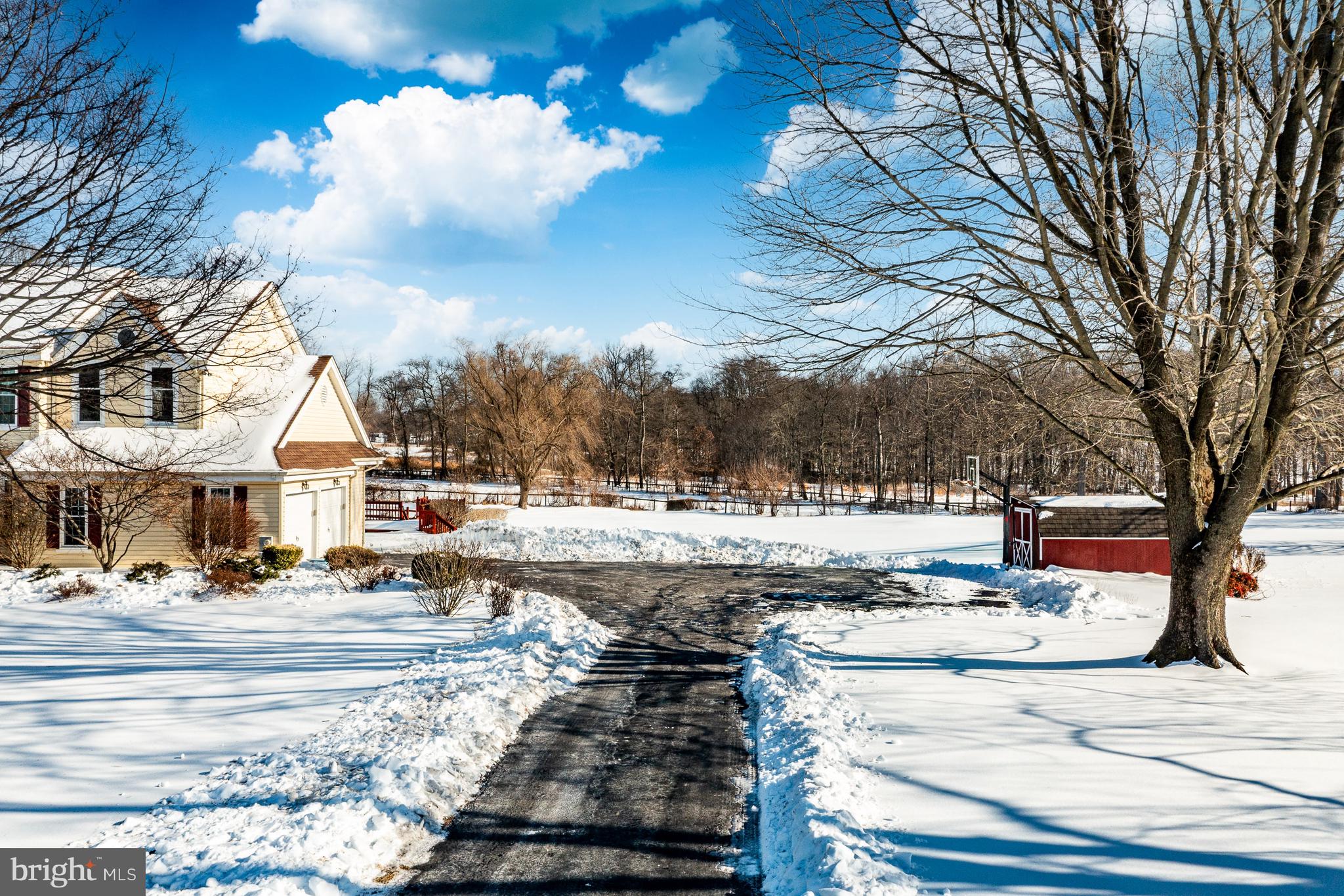MEADOW WOODS - Residential