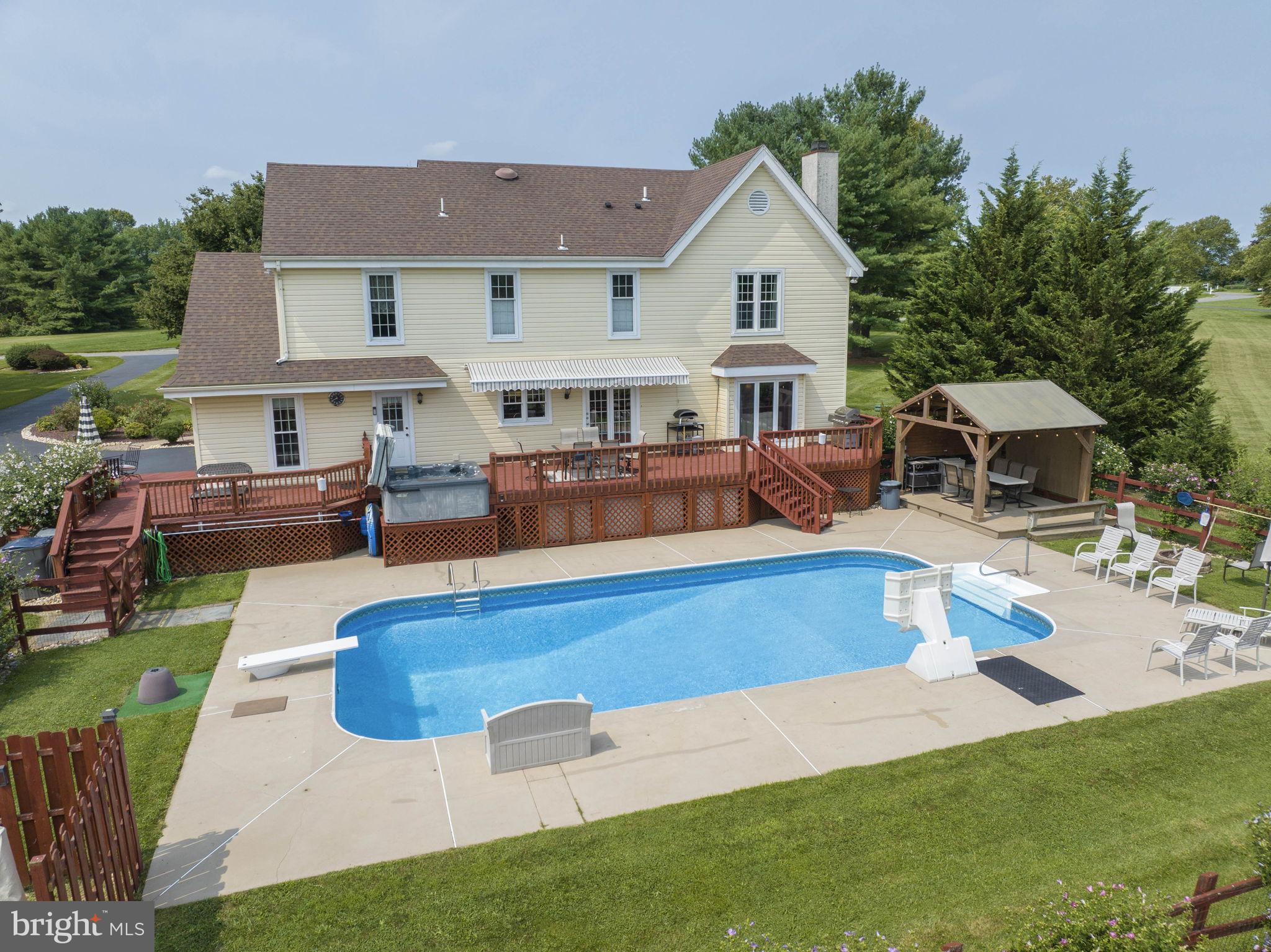 MEADOW WOODS - Residential