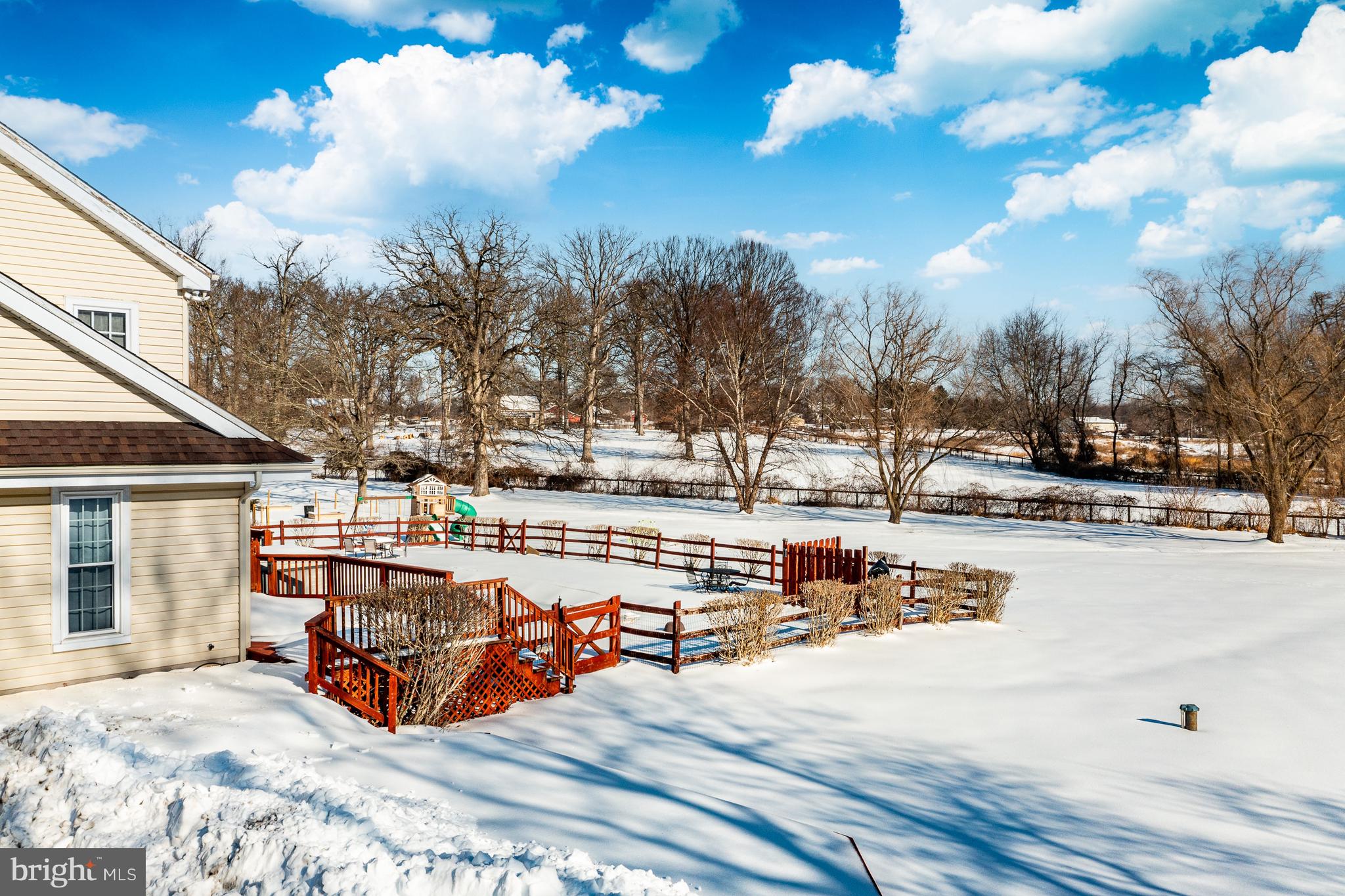 MEADOW WOODS - Residential