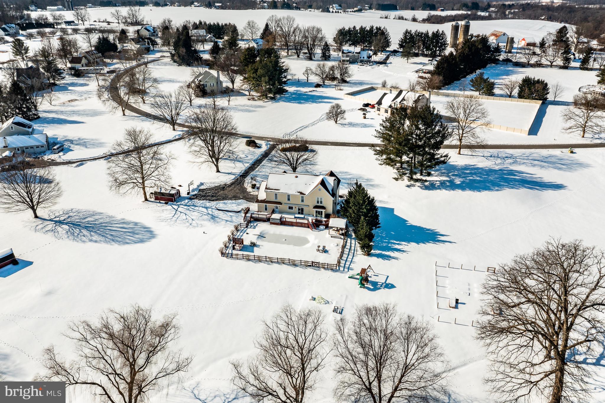 MEADOW WOODS - Residential