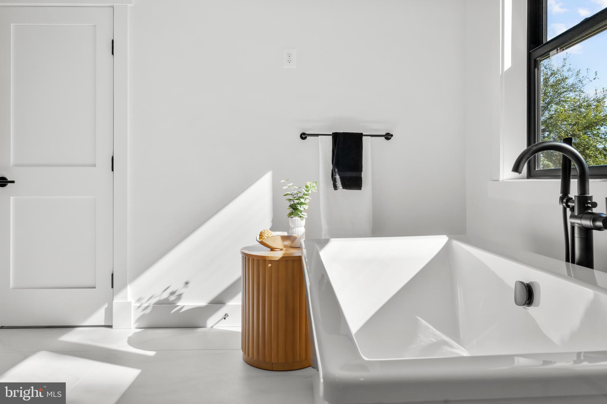 PIMMIT HILLS - Residential