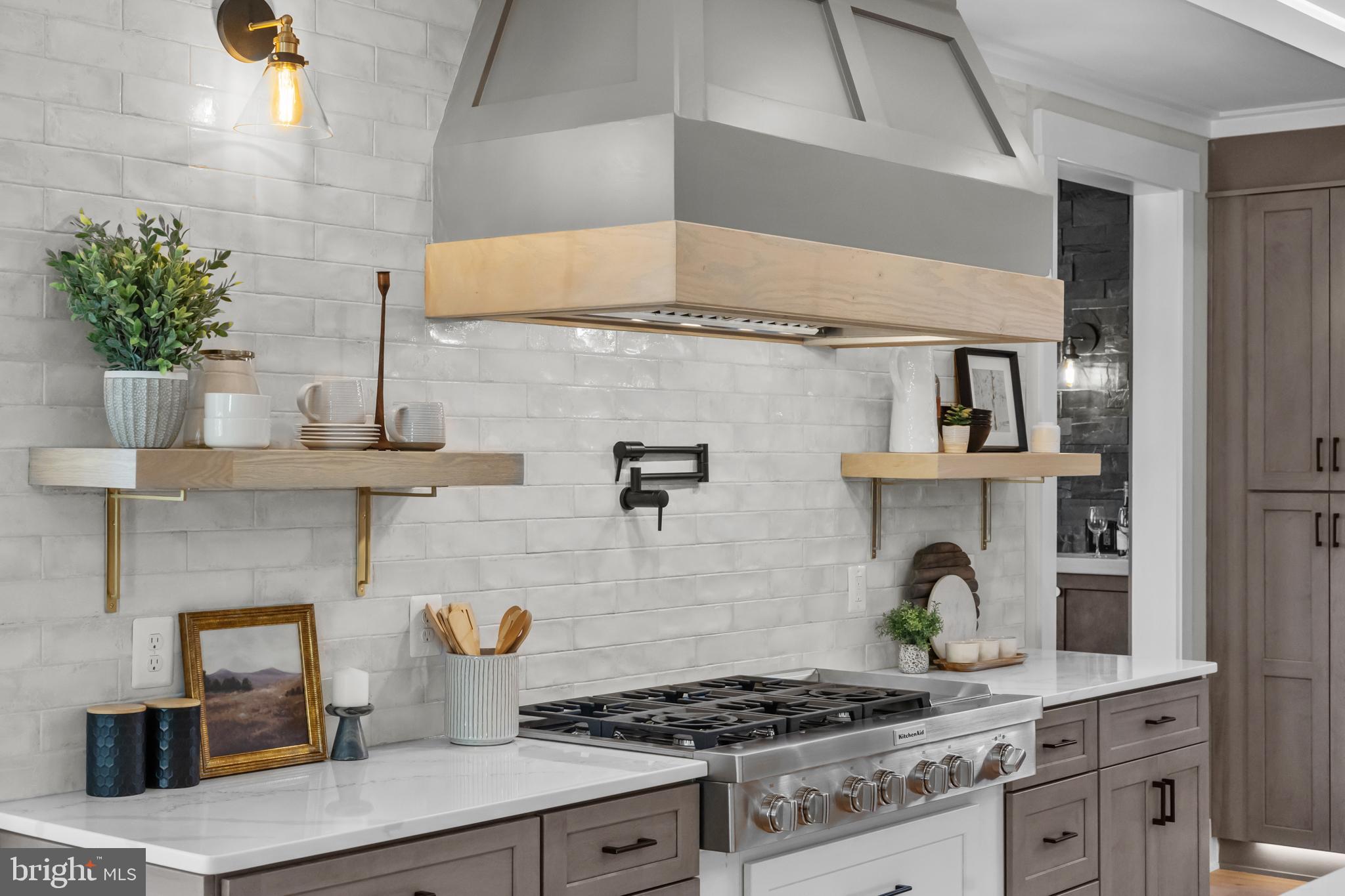 PIMMIT HILLS - Residential